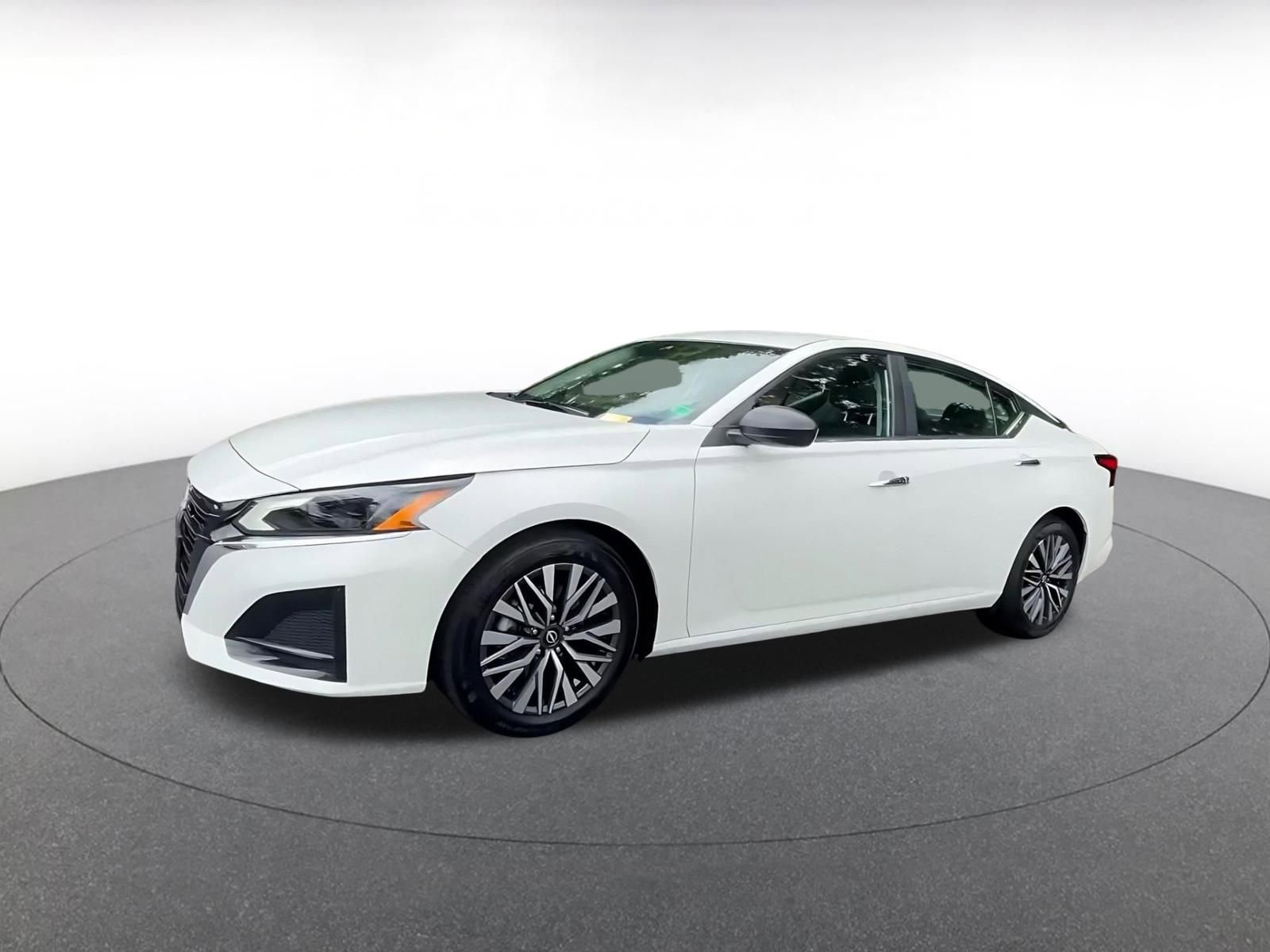 Thumbnail: 2025 Nissan Altima - 8