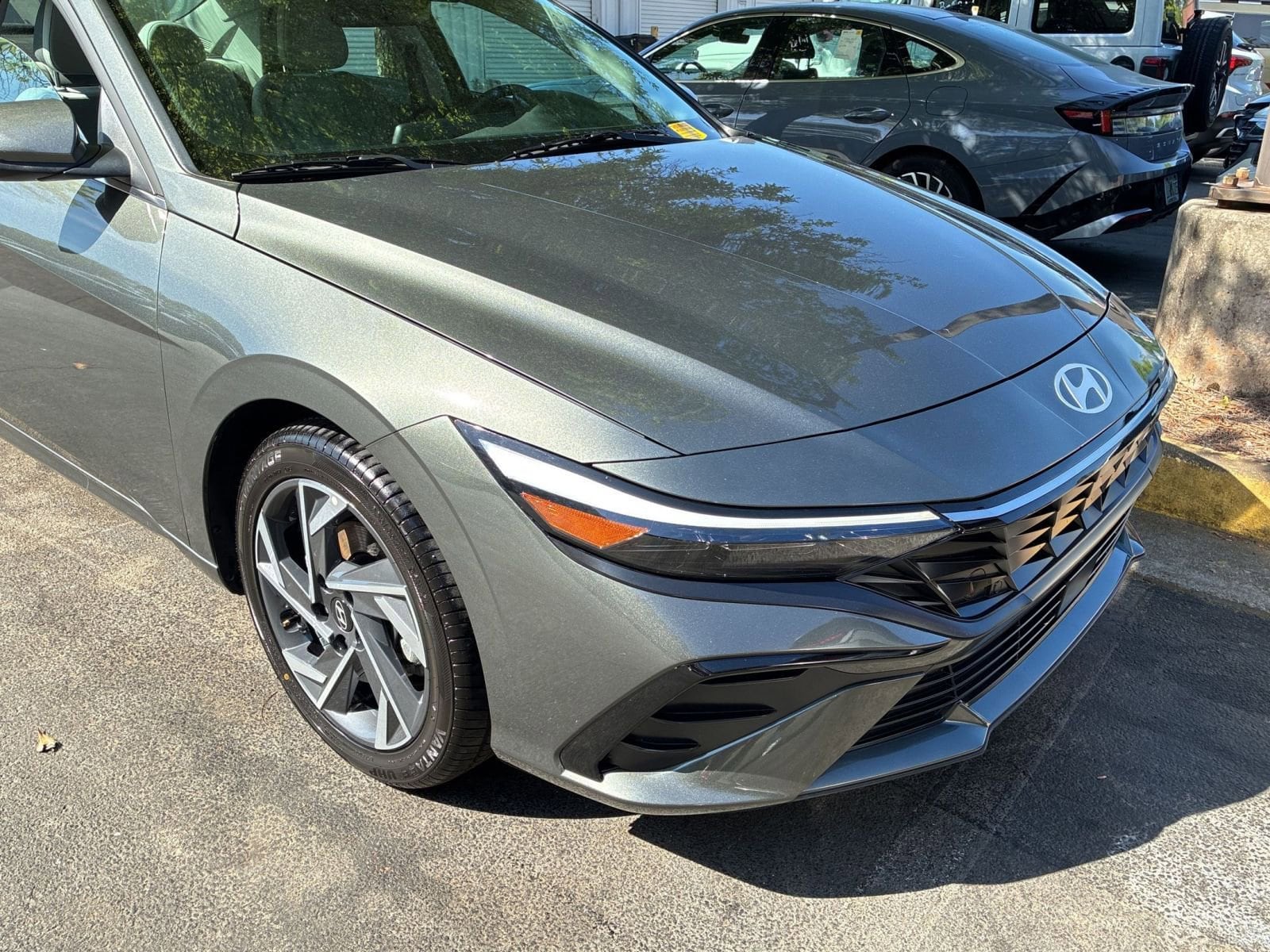 Thumbnail: 2025 Hyundai Elantra - 1