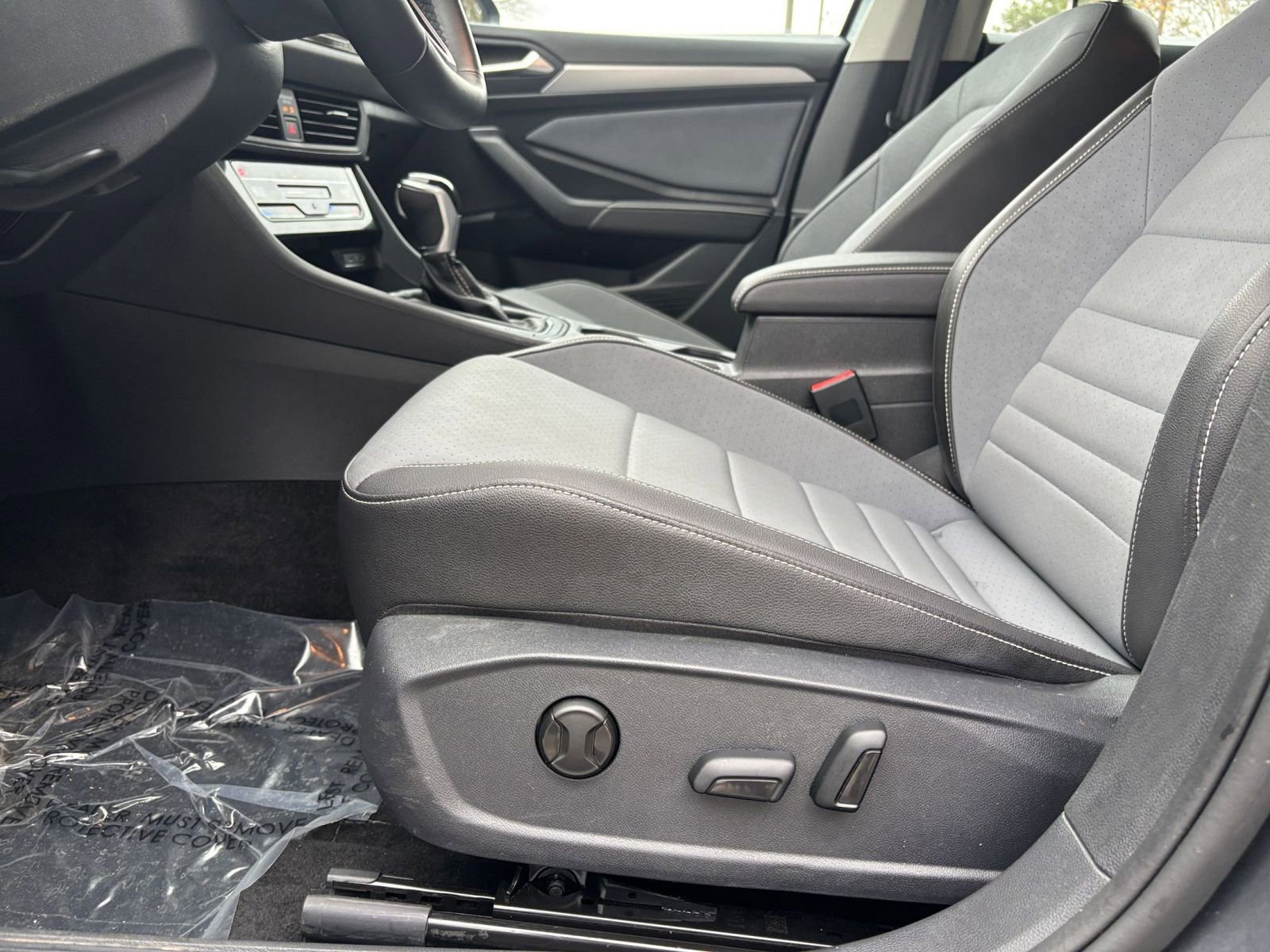 Thumbnail: 2025 Volkswagen Jetta - 23