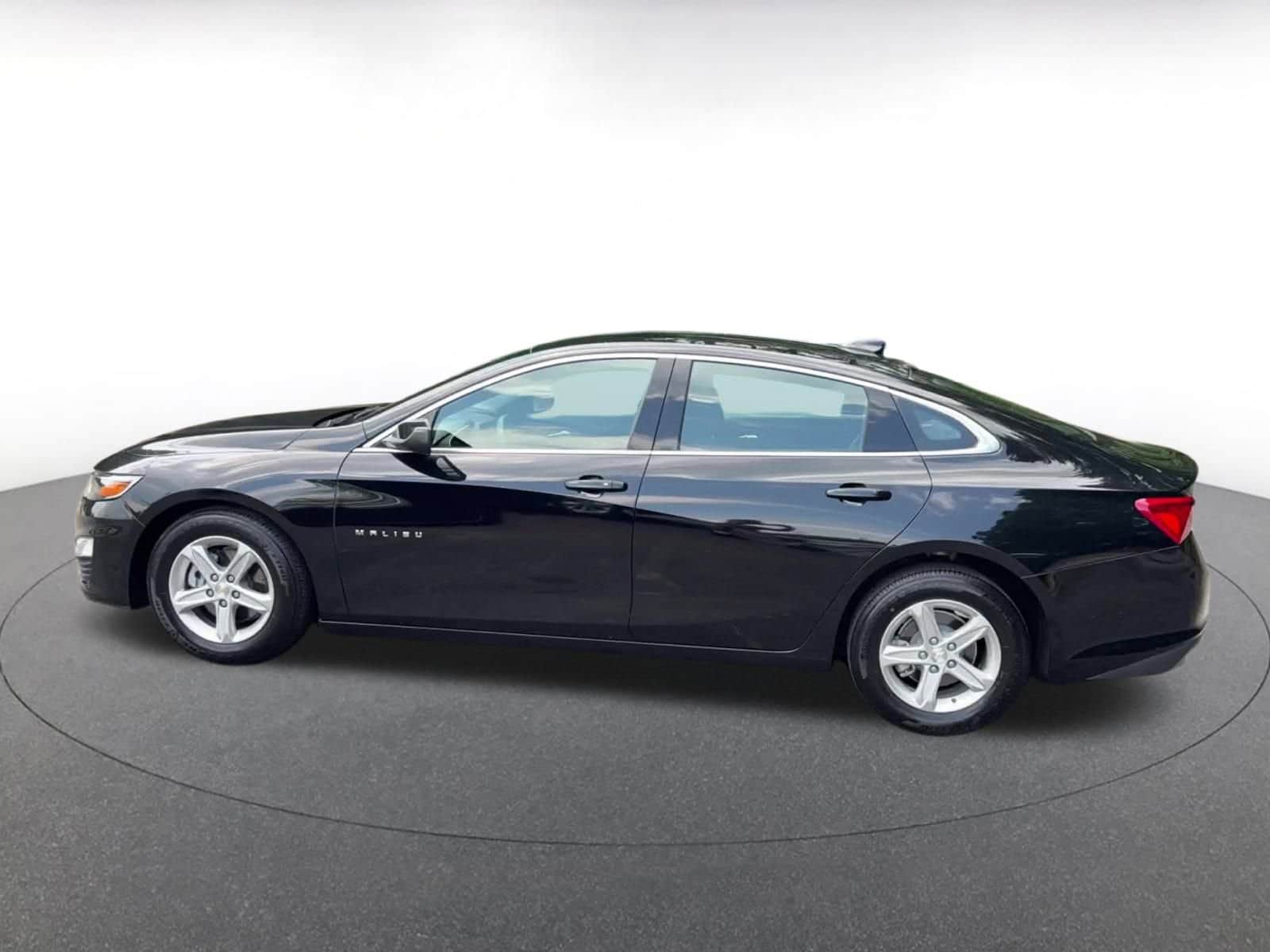 Thumbnail: 2024 Chevrolet Malibu - 8