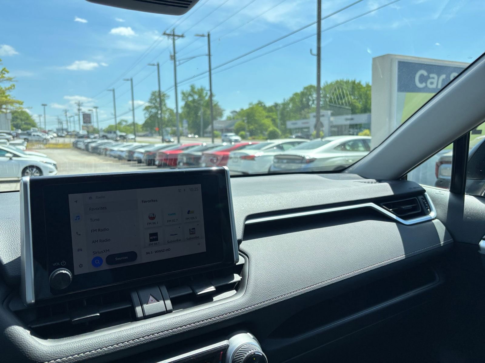 Thumbnail: 2025 Toyota RAV4 - 35