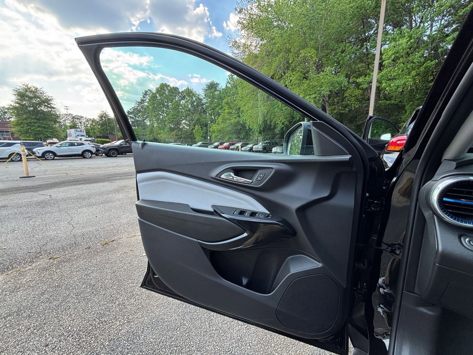 Thumbnail: 2025 Chevrolet Trax - 18