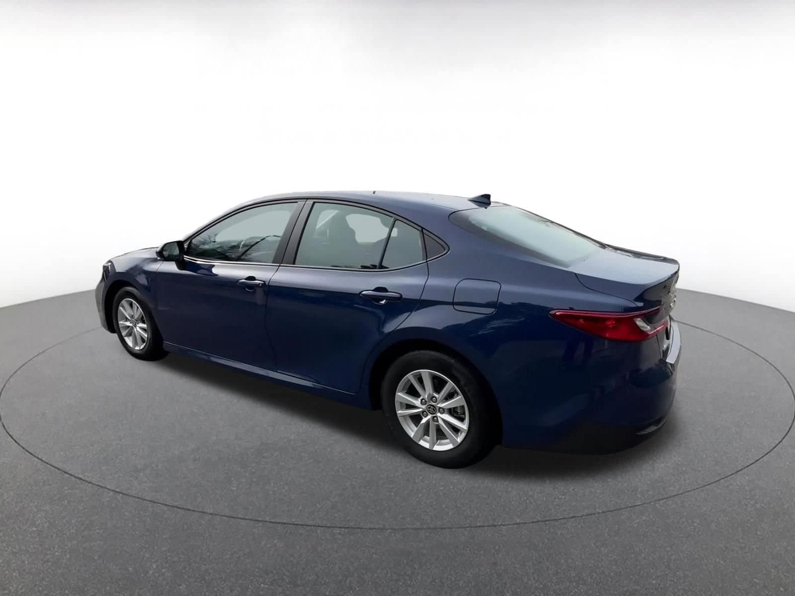 Thumbnail: 2025 Toyota Camry - 10