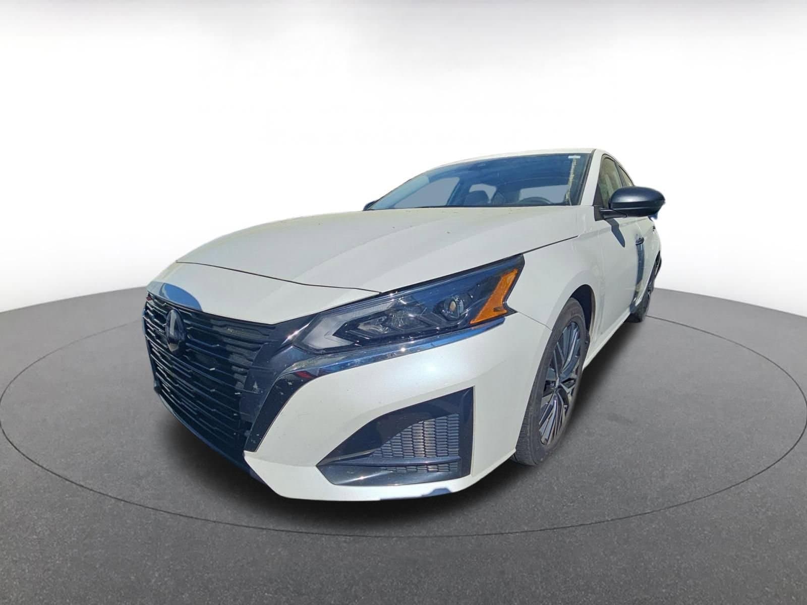 Thumbnail: 2025 Nissan Altima - 3