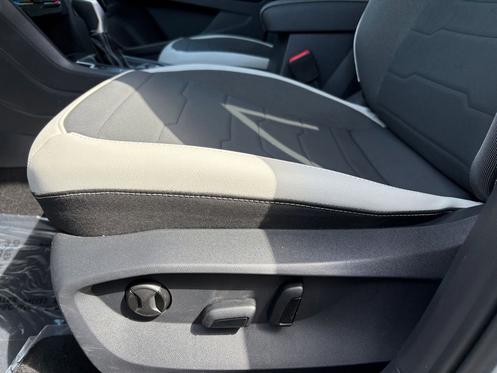 Thumbnail: 2025 Volkswagen Taos - 28