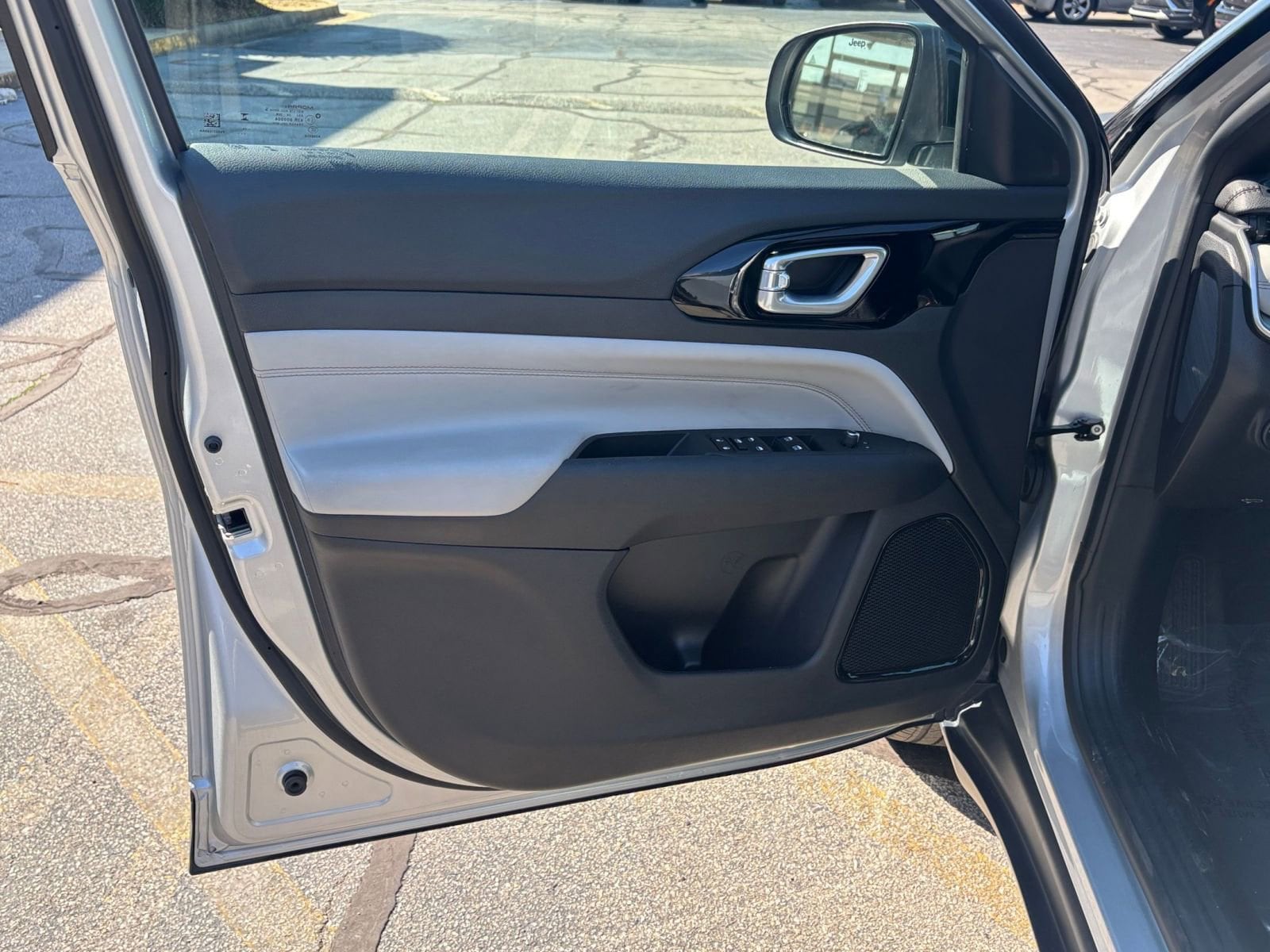 Thumbnail: 2025 Jeep Compass - 24