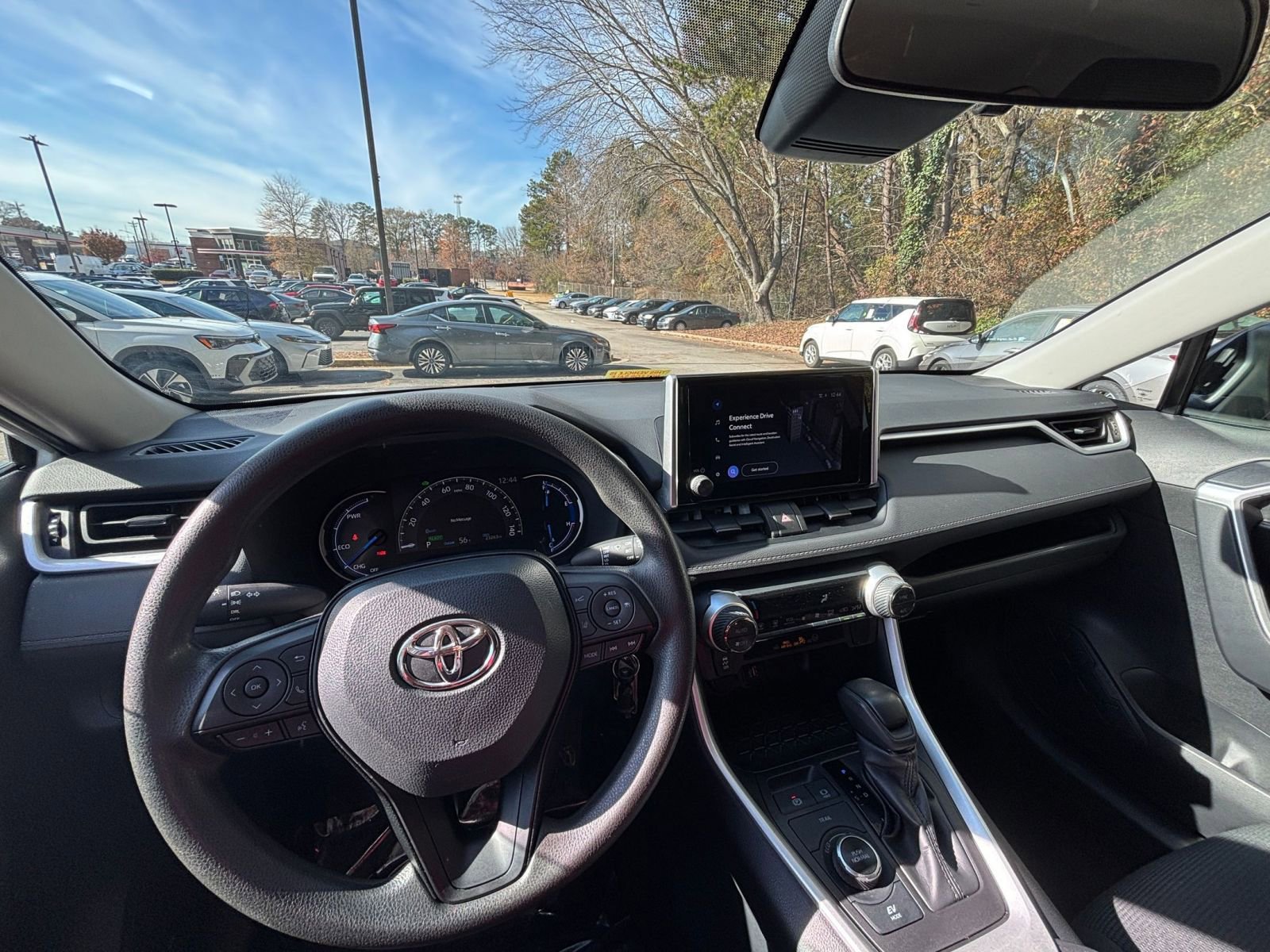 Thumbnail: 2025 Toyota RAV4 - 33