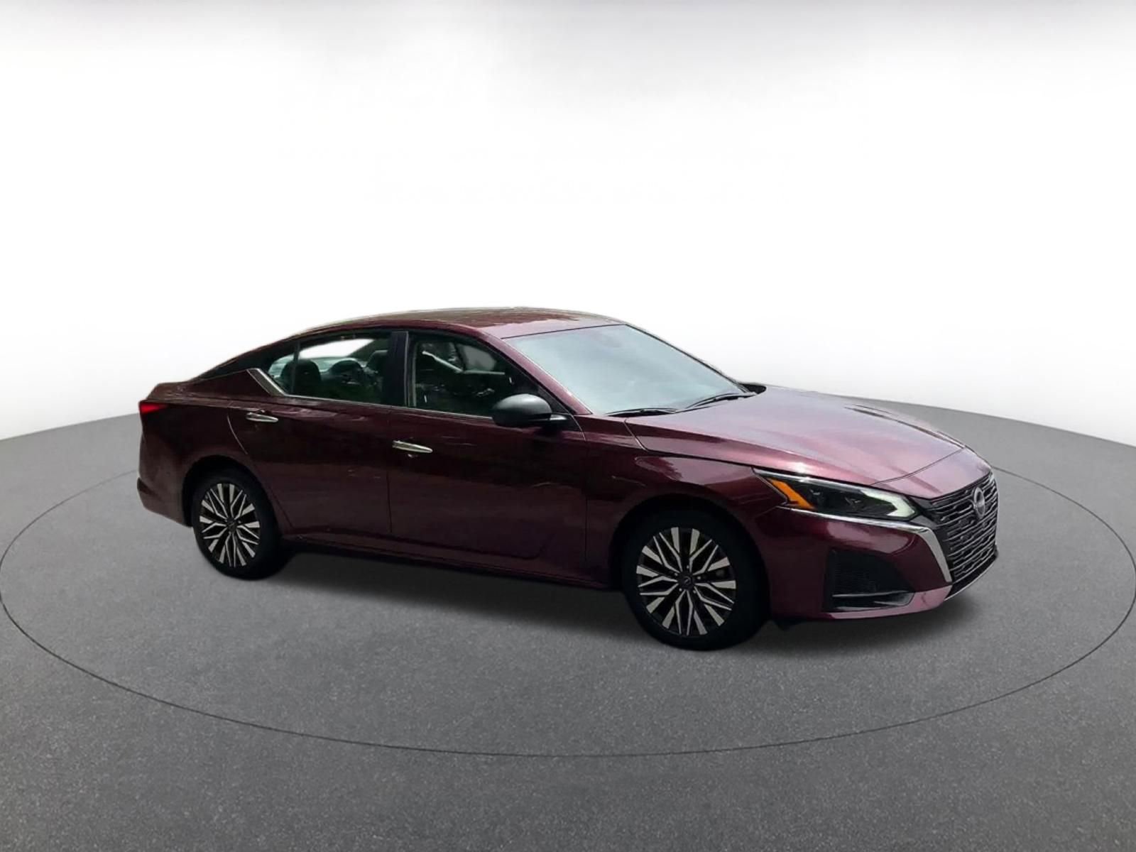 Thumbnail: 2025 Nissan Altima - 2