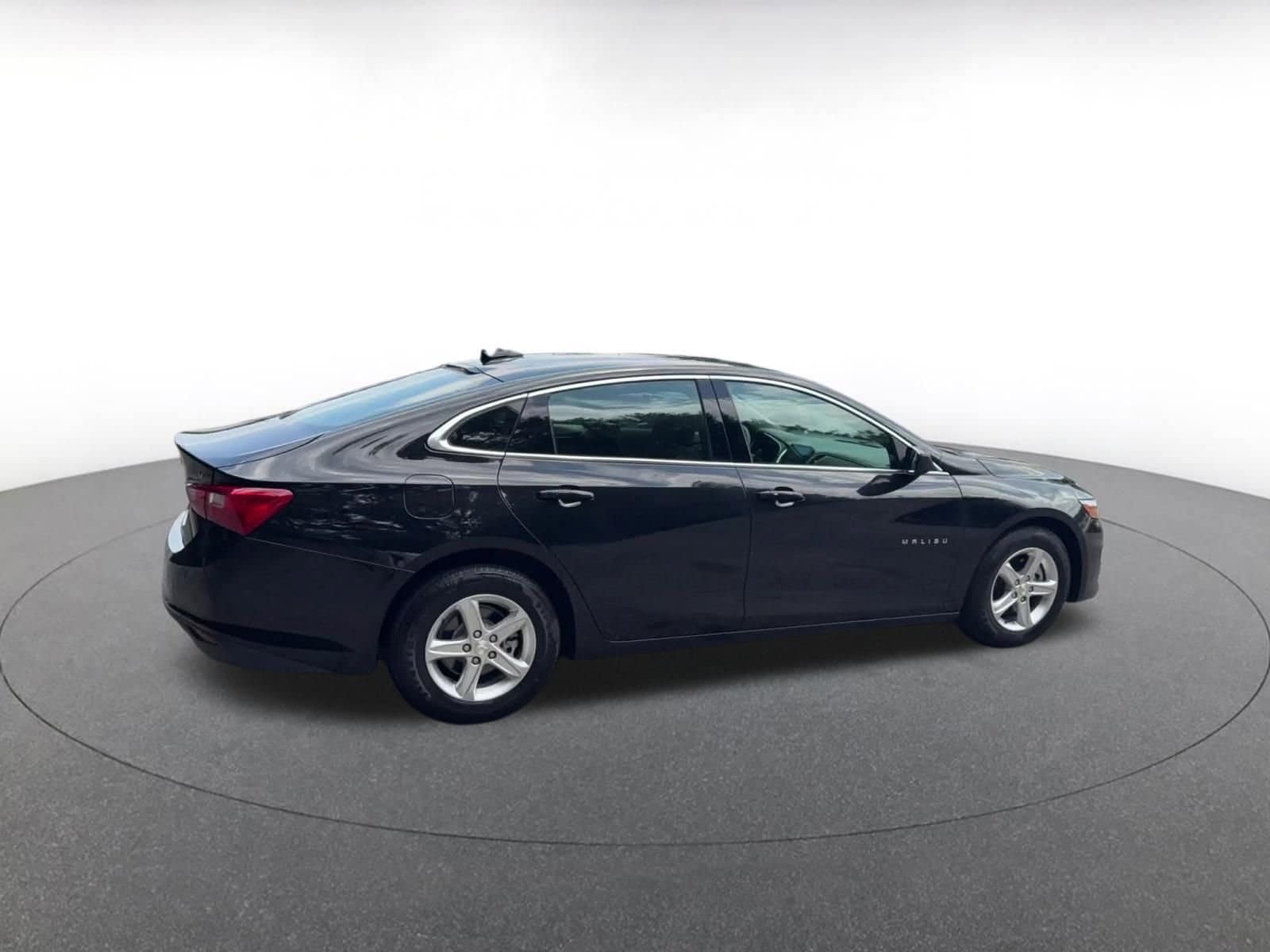 Thumbnail: 2024 Chevrolet Malibu - 13