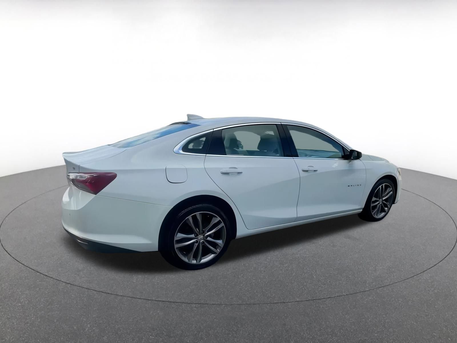 Thumbnail: 2024 Chevrolet Malibu - 15