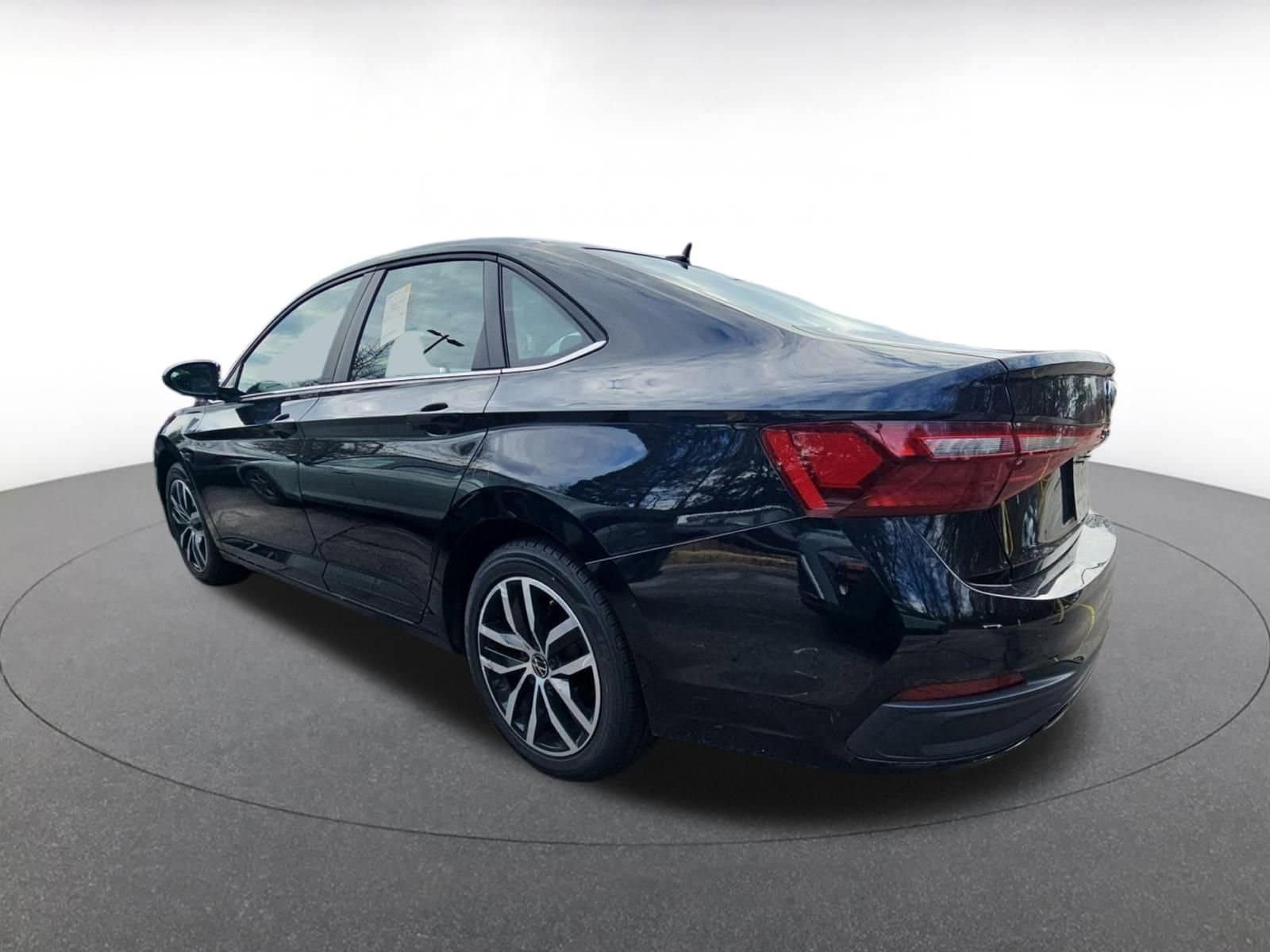 Thumbnail: 2025 Volkswagen Jetta - 5