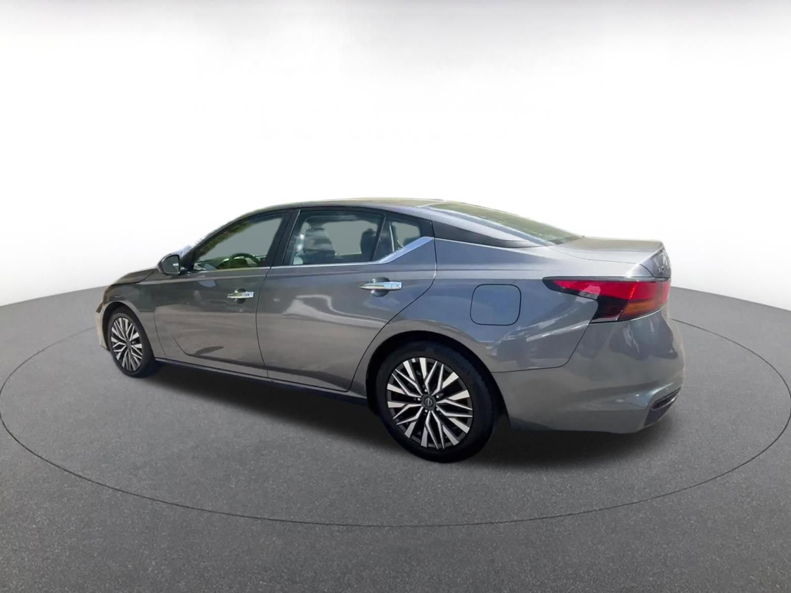 Thumbnail: 2025 Nissan Altima - 10