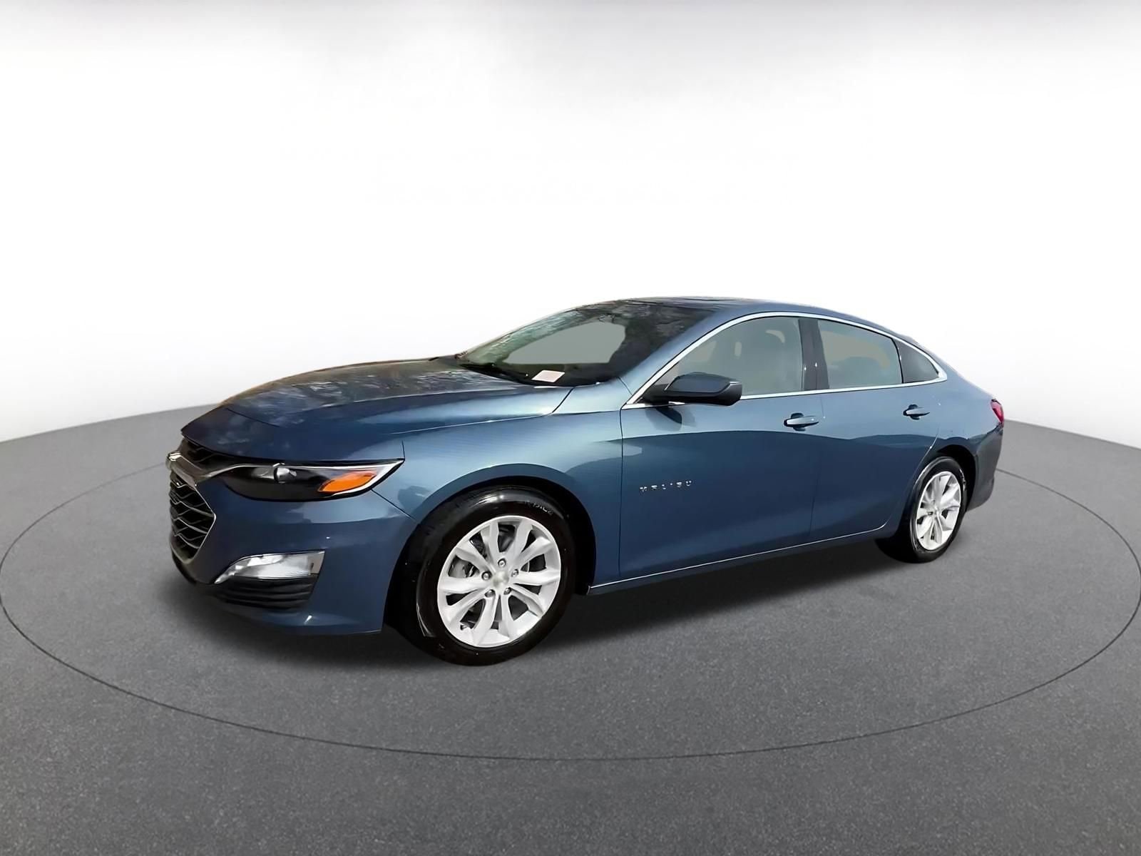 Thumbnail: 2024 Chevrolet Malibu - 8