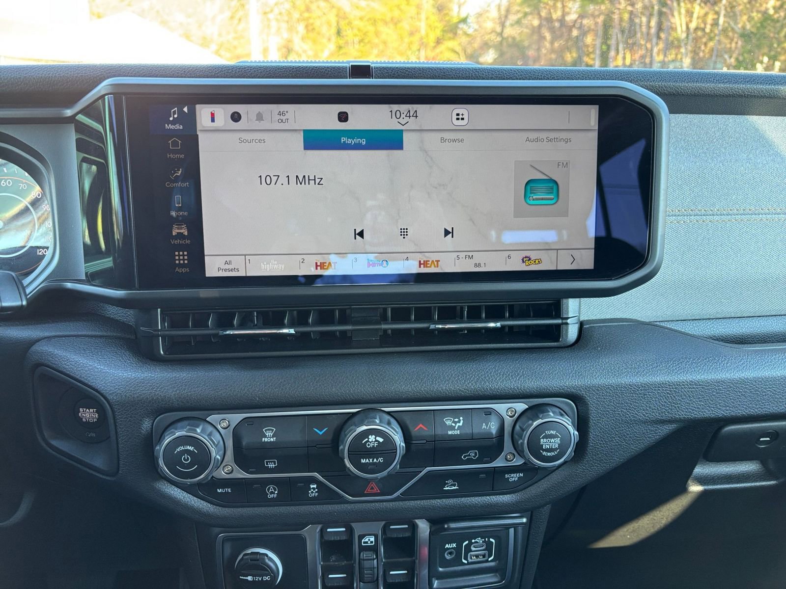 Thumbnail: 2025 Jeep Wrangler - 21