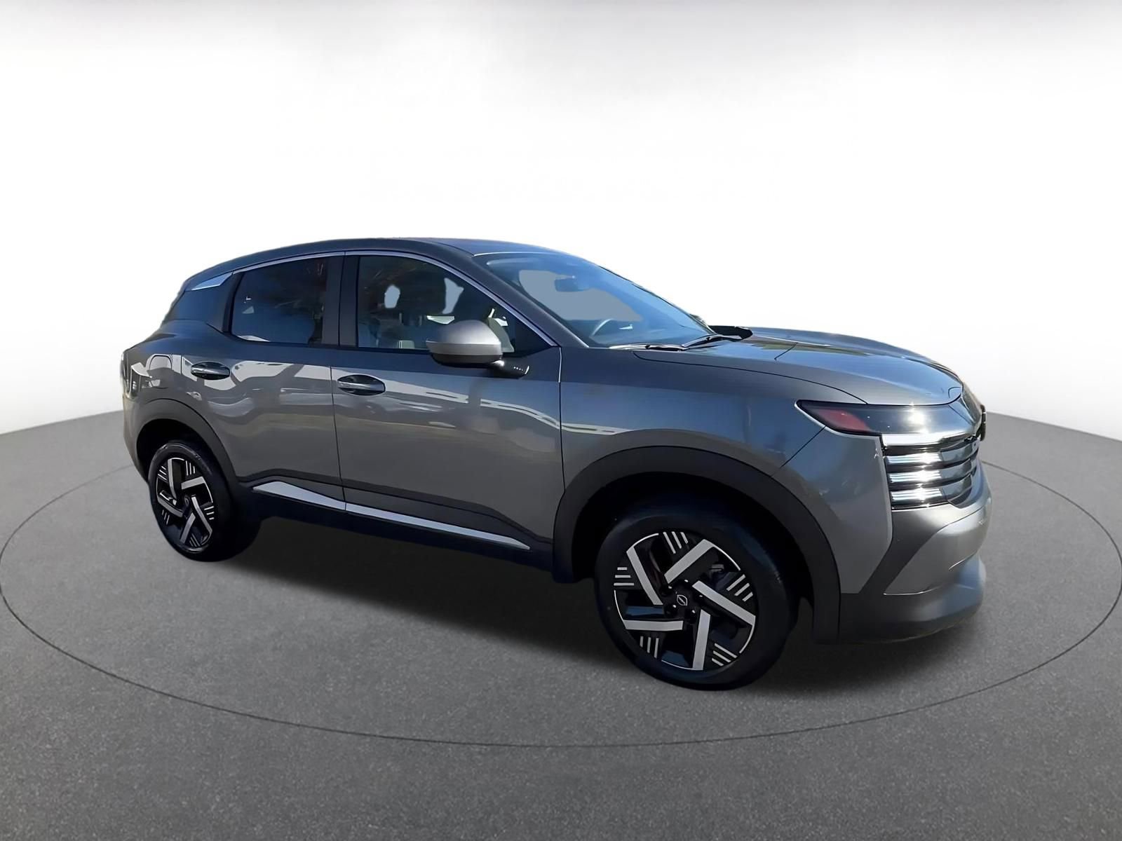 Thumbnail: 2025 Nissan Kicks - 2