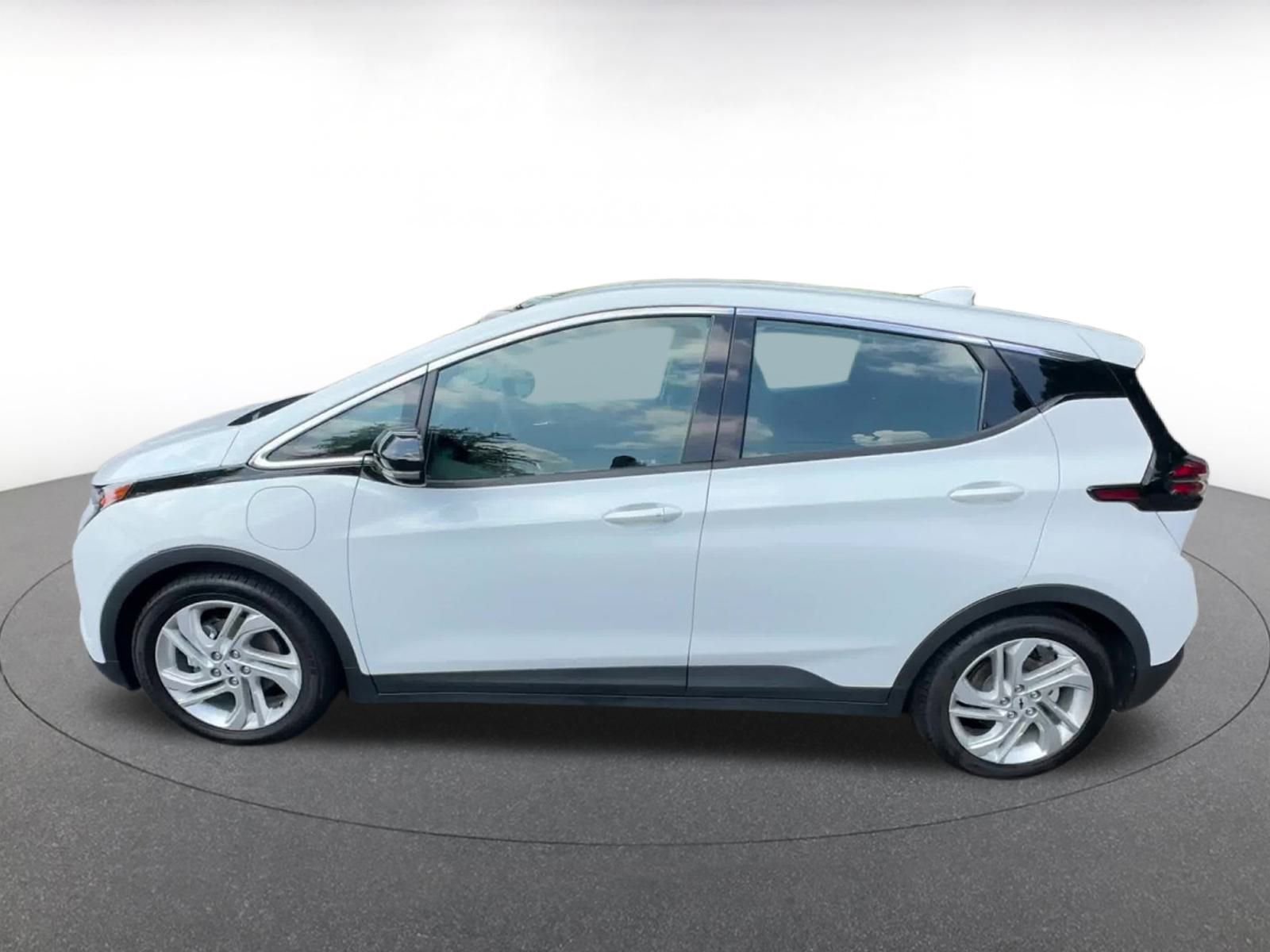 Thumbnail: 2023 Chevrolet Bolt EV - 8