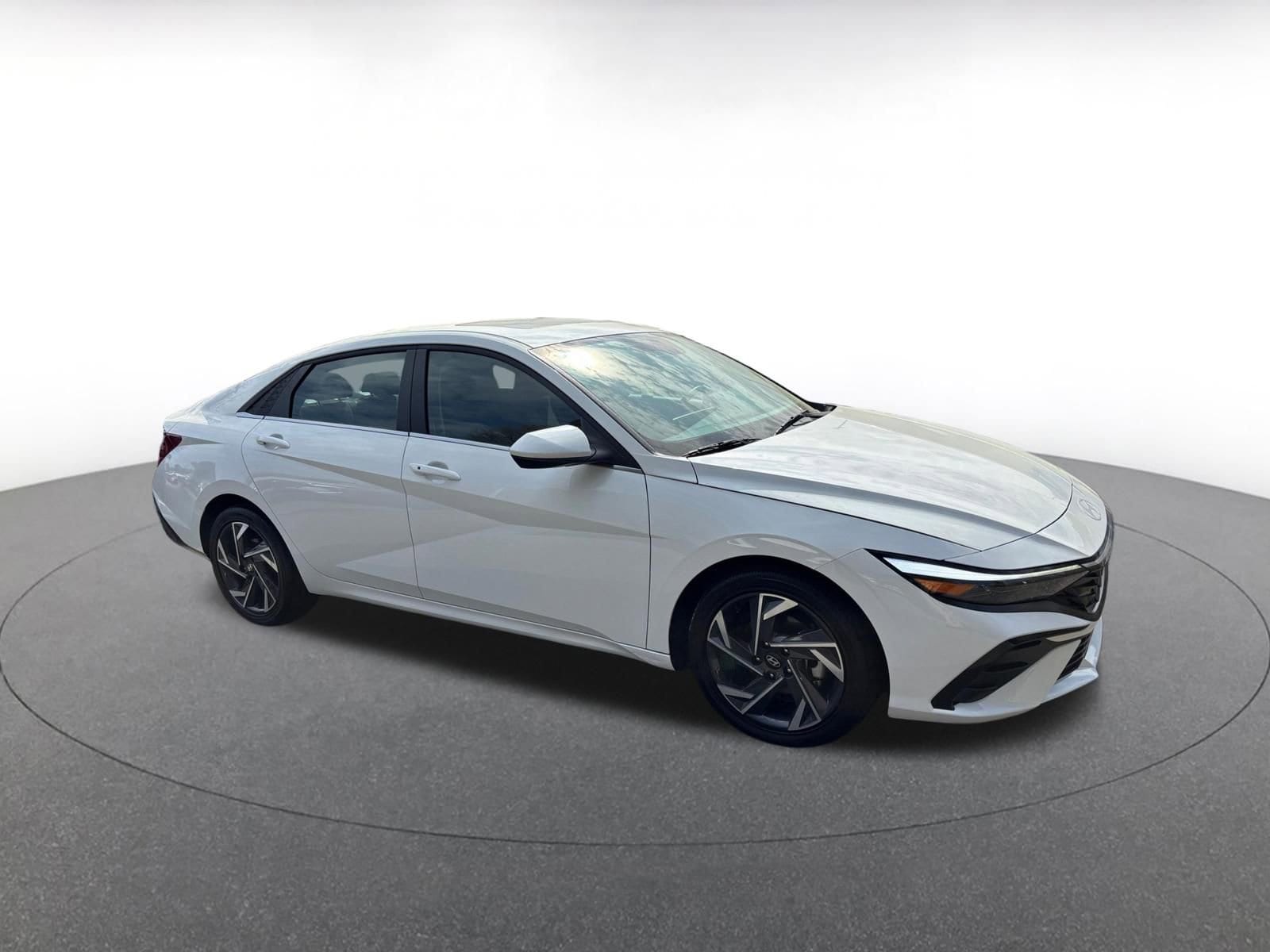 Thumbnail: 2025 Hyundai Elantra - 1