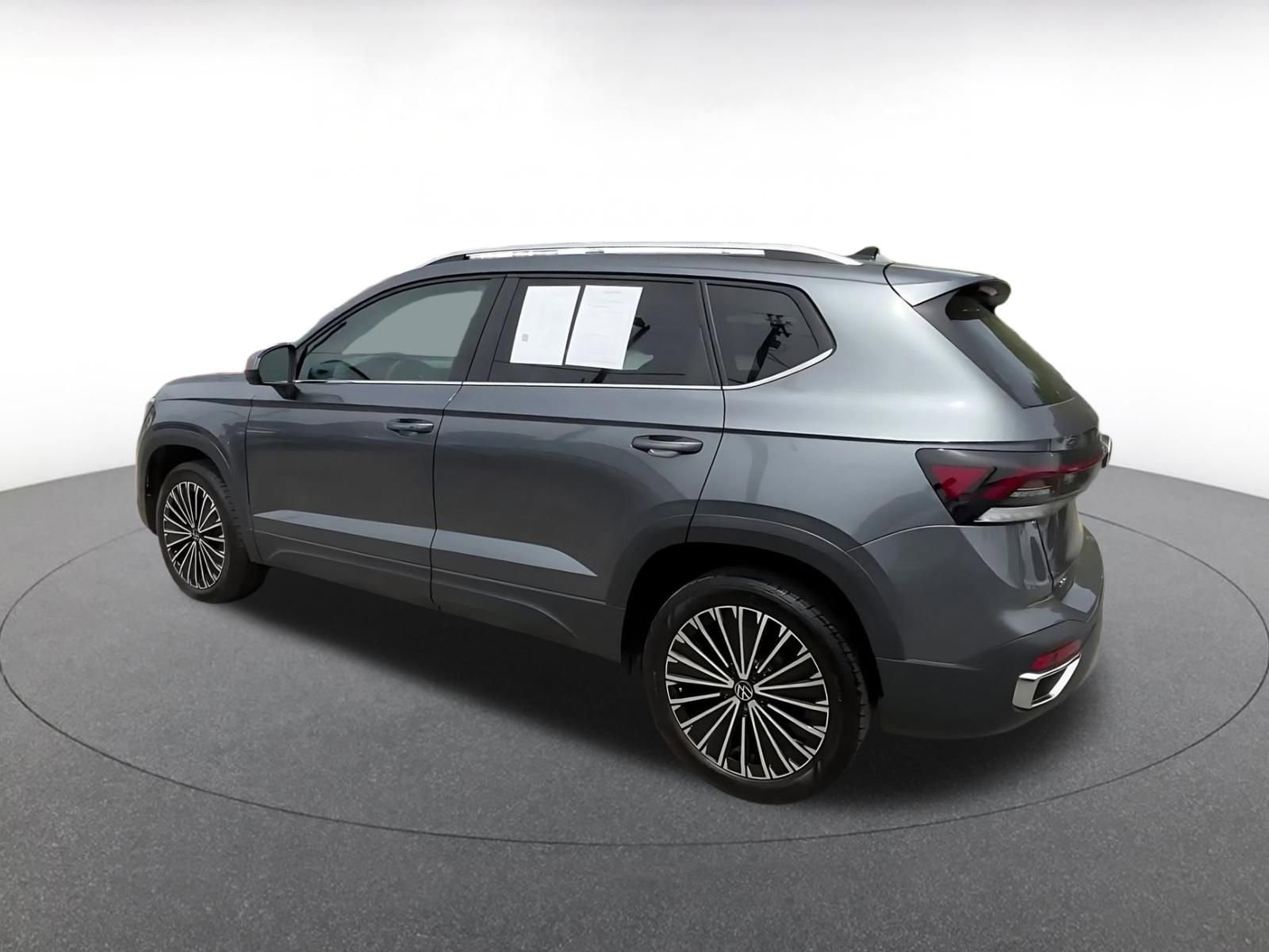 Thumbnail: 2025 Volkswagen Taos - 10