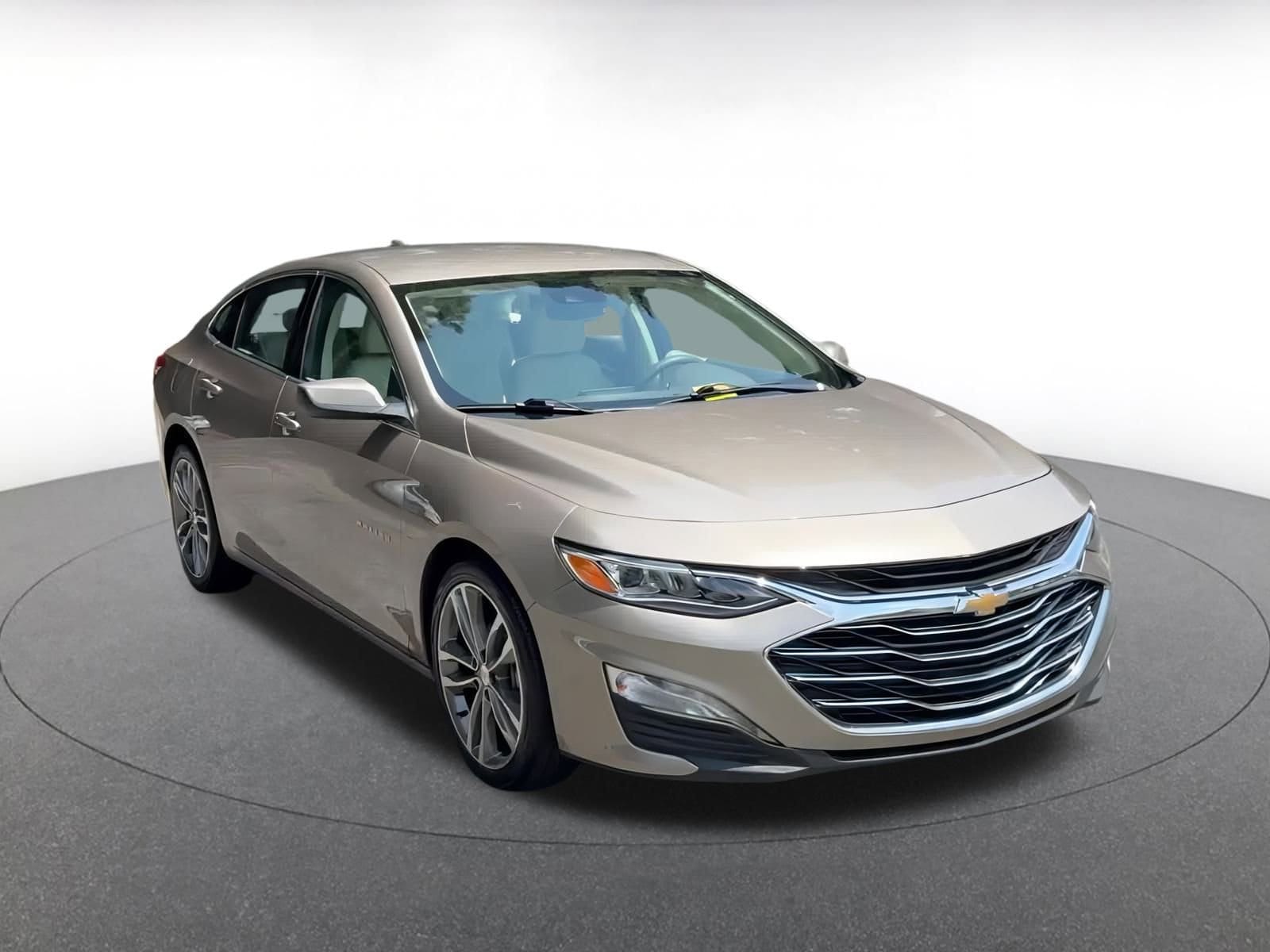 Thumbnail: 2024 Chevrolet Malibu - 3