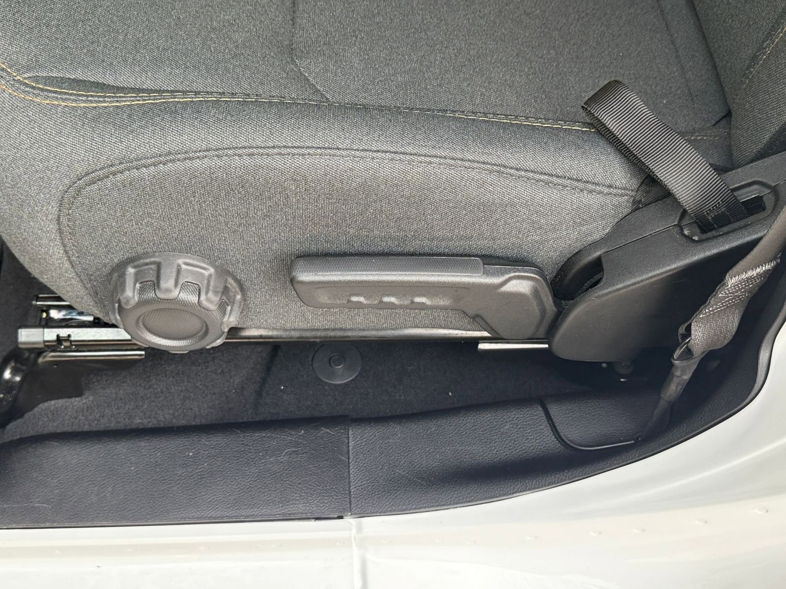 Thumbnail: 2025 Jeep Wrangler - 23