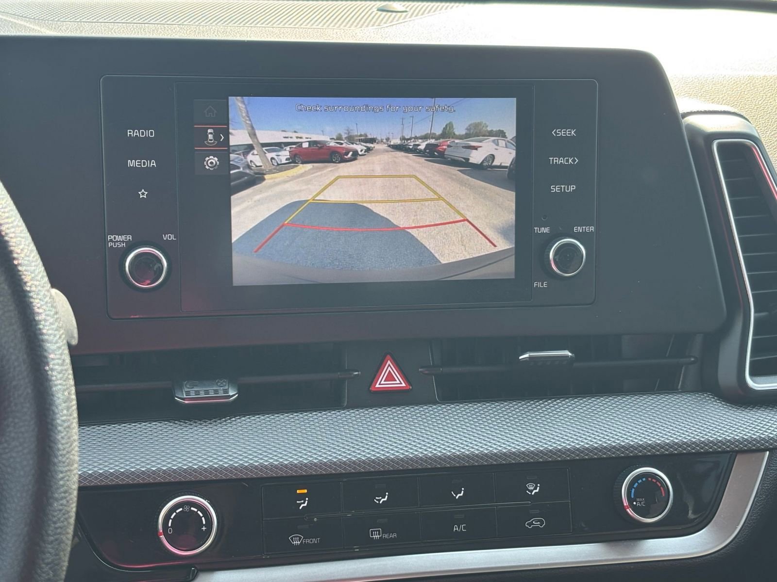 Thumbnail: 2025 Kia Sportage - 24