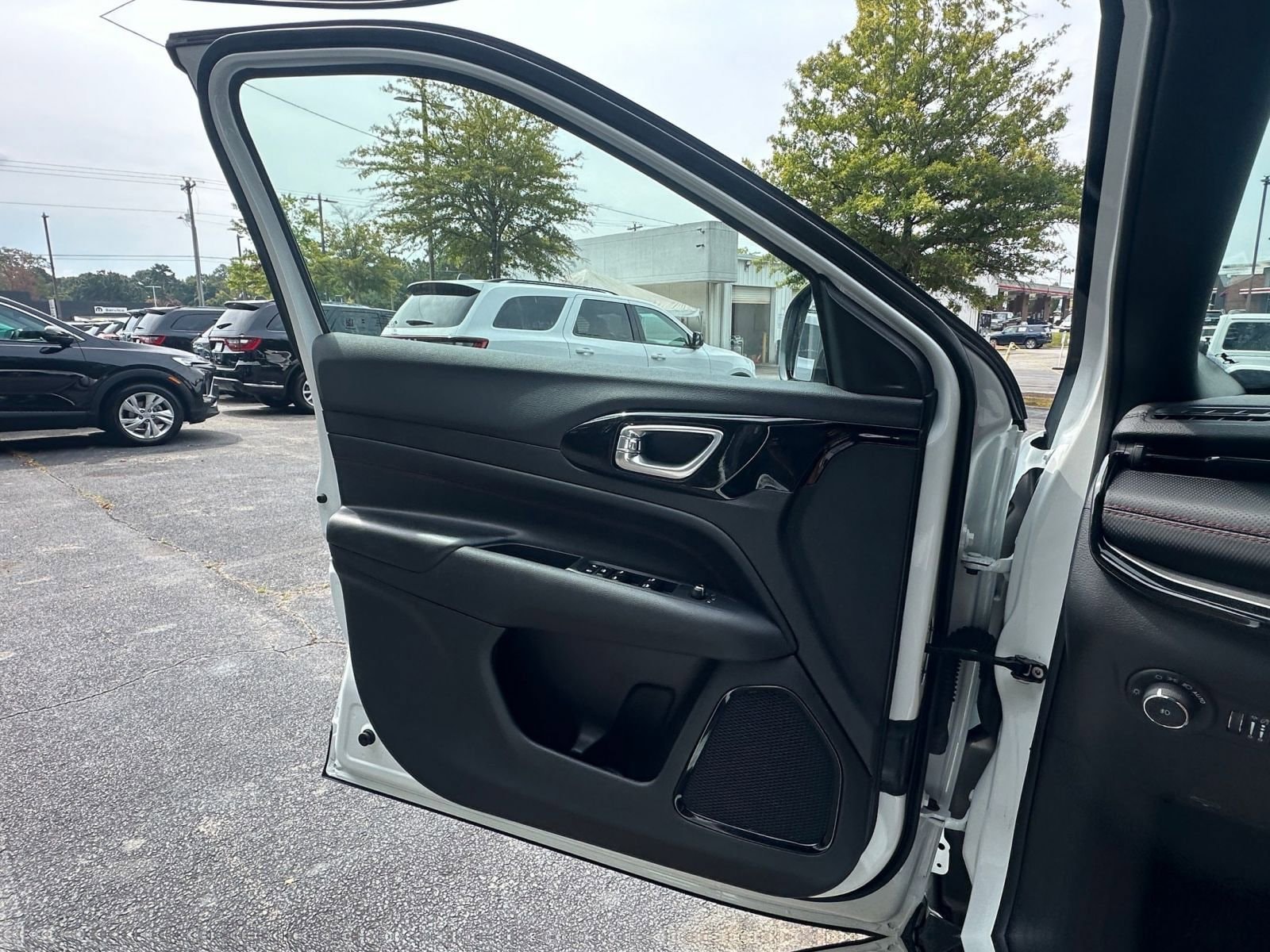 Thumbnail: 2025 Jeep Compass - 20