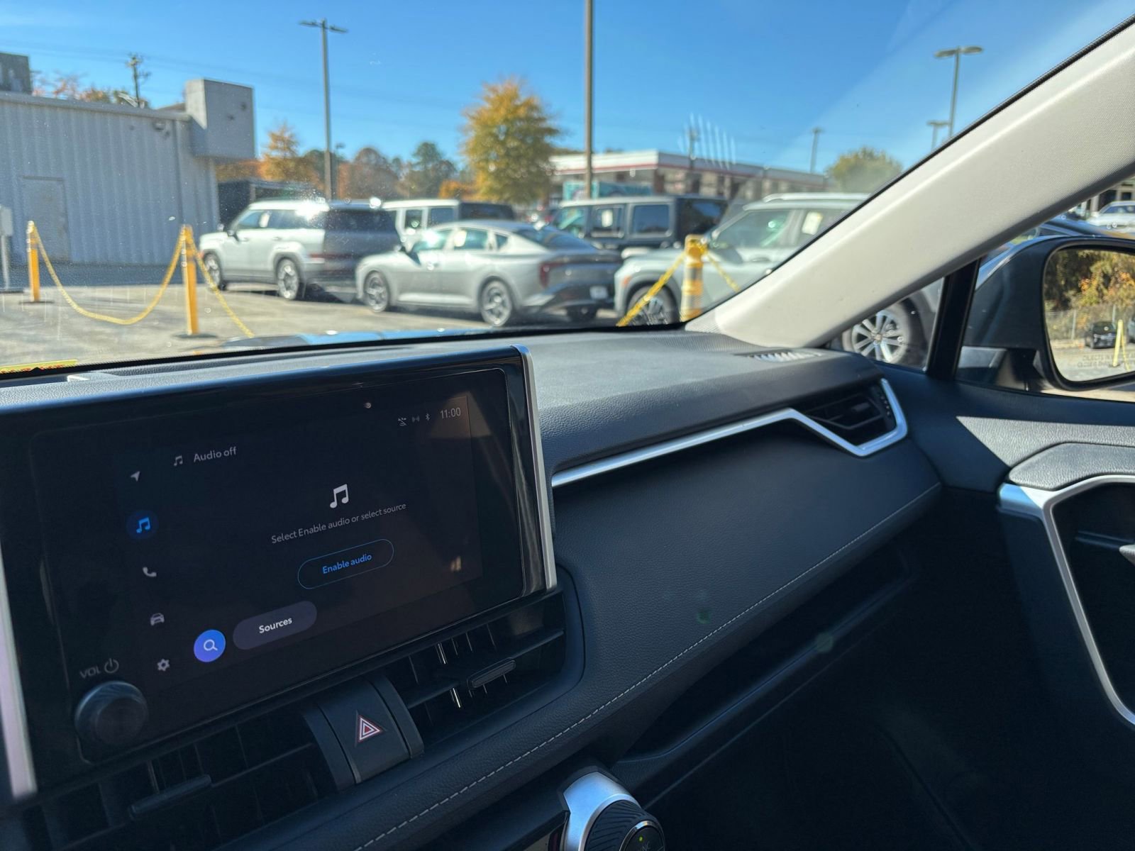 Thumbnail: 2025 Toyota RAV4 - 35