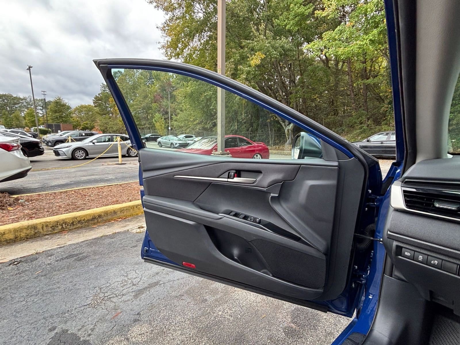 Thumbnail: 2025 Toyota Camry - 20