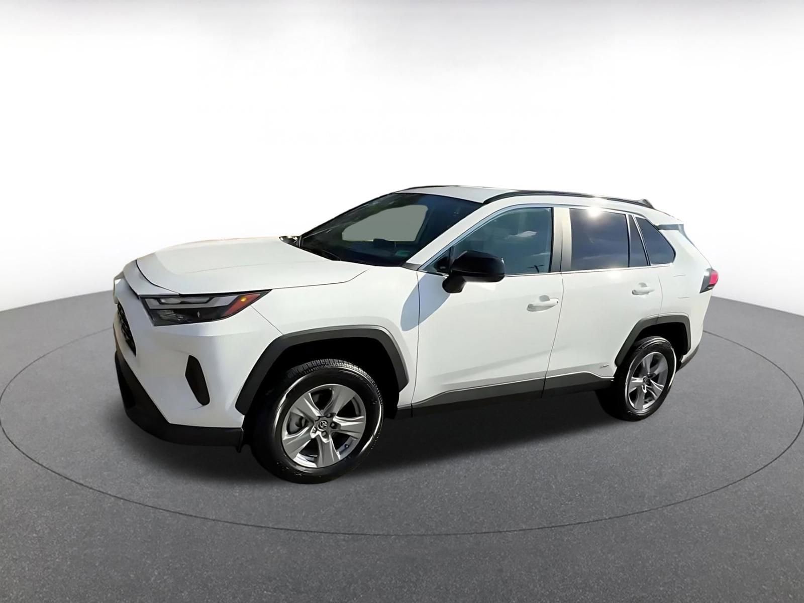 Thumbnail: 2025 Toyota RAV4 - 8