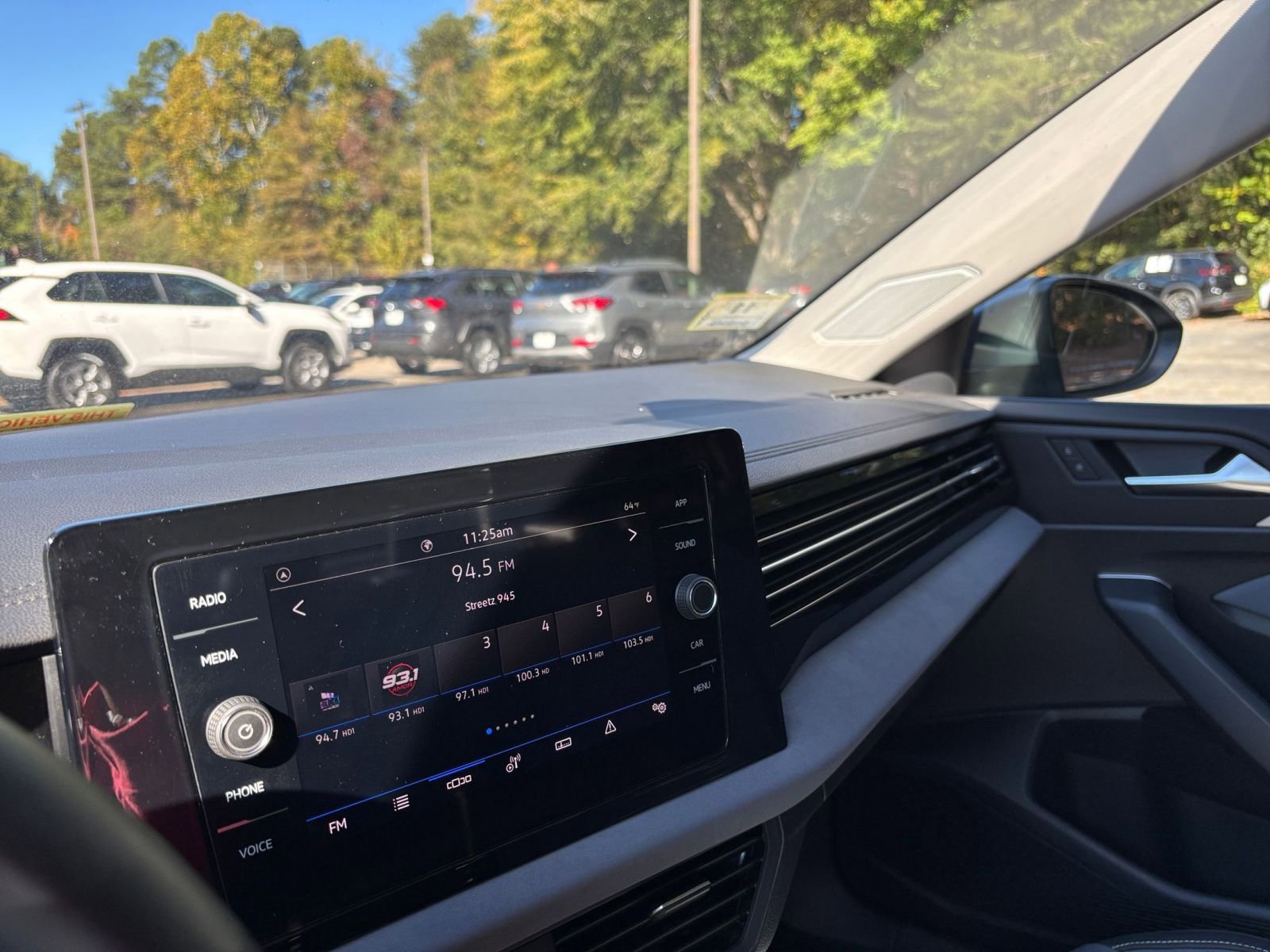 Thumbnail: 2025 Volkswagen Jetta - 35