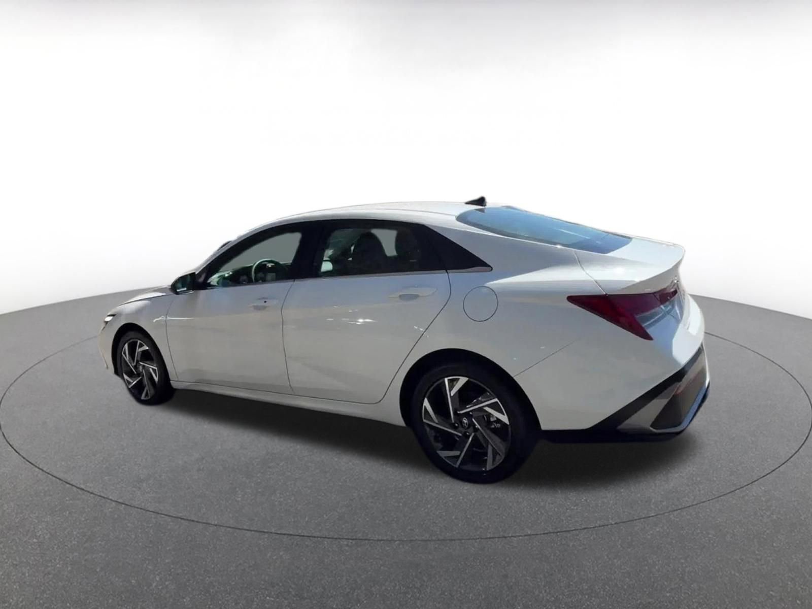 Thumbnail: 2025 Hyundai Elantra - 10