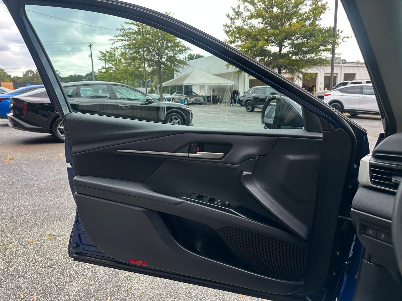 Thumbnail: 2025 Toyota Camry - 20