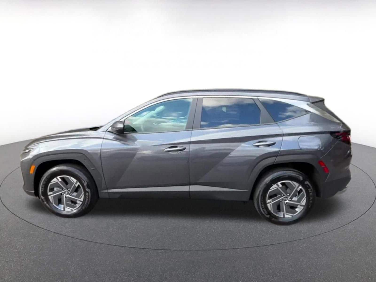 Thumbnail: 2025 Hyundai Tucson - 9