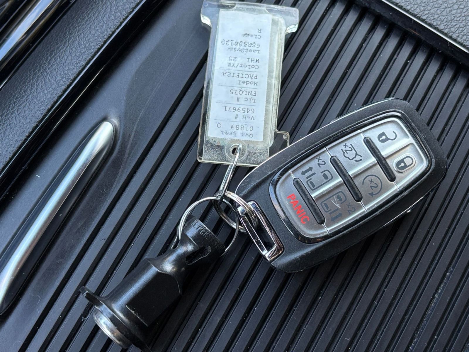 Thumbnail: 2025 Chrysler Pacifica - 23