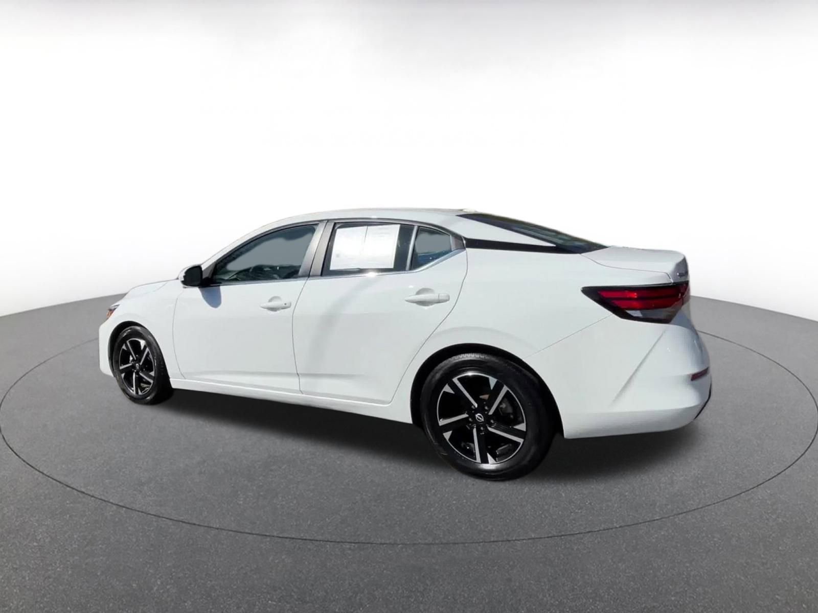 Thumbnail: 2025 Nissan Sentra - 10