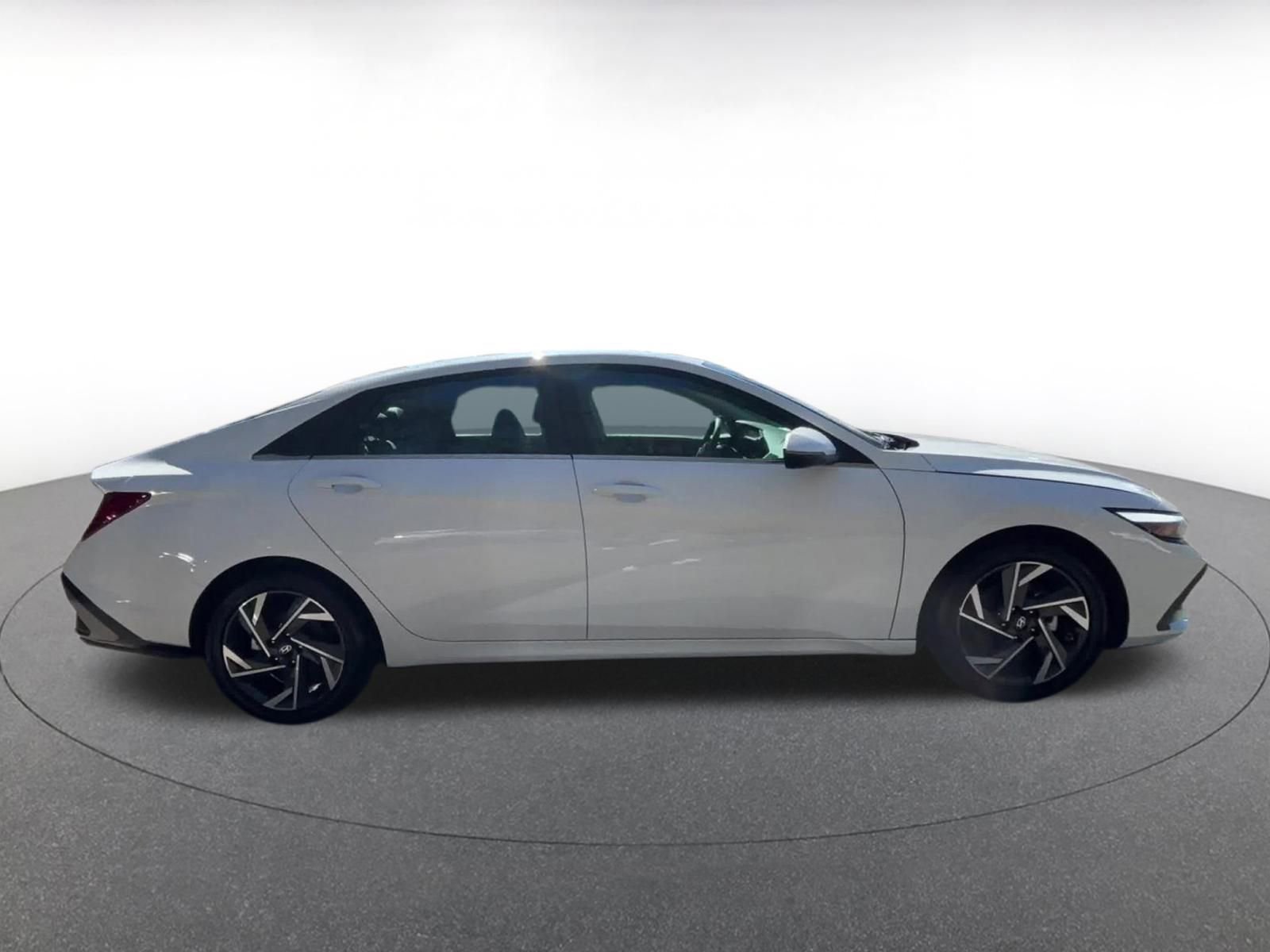 Thumbnail: 2025 Hyundai Elantra - 16