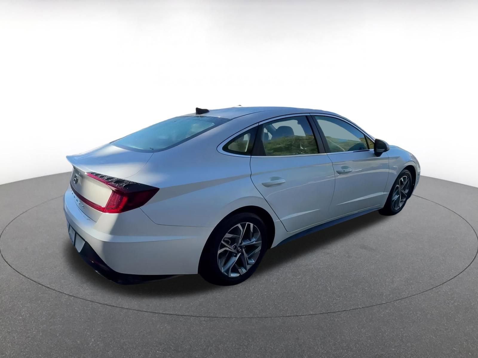 Thumbnail: 2023 Hyundai Sonata - 15