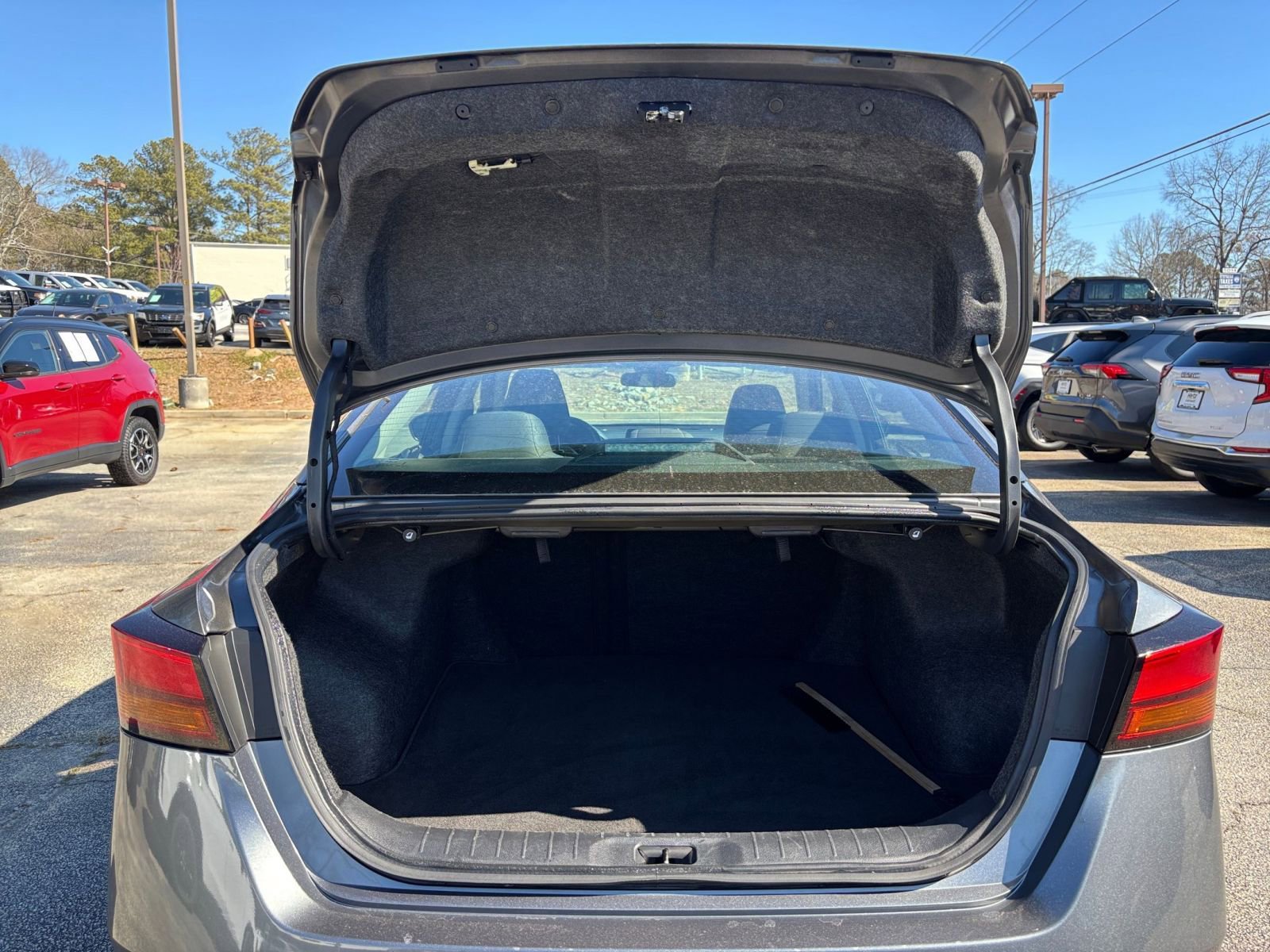 Thumbnail: 2025 Nissan Altima - 32