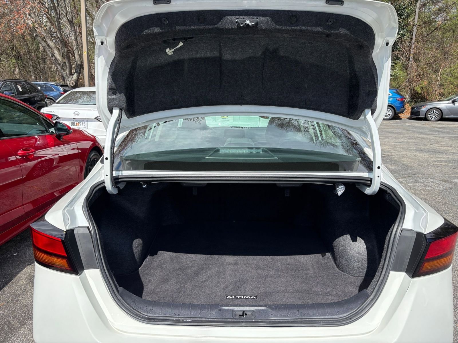 Thumbnail: 2025 Nissan Altima - 32