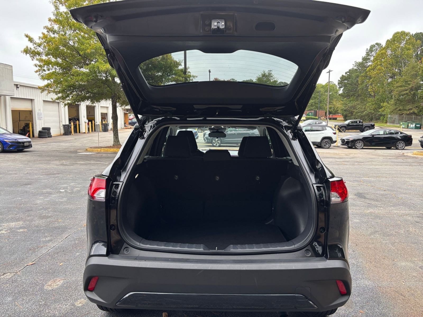 Thumbnail: 2025 Toyota Corolla Cross - 31