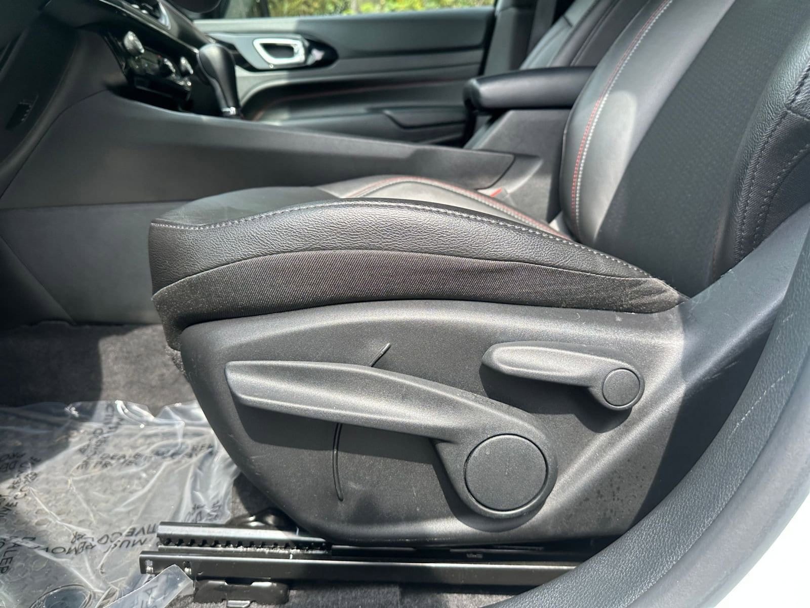 Thumbnail: 2025 Jeep Compass - 23