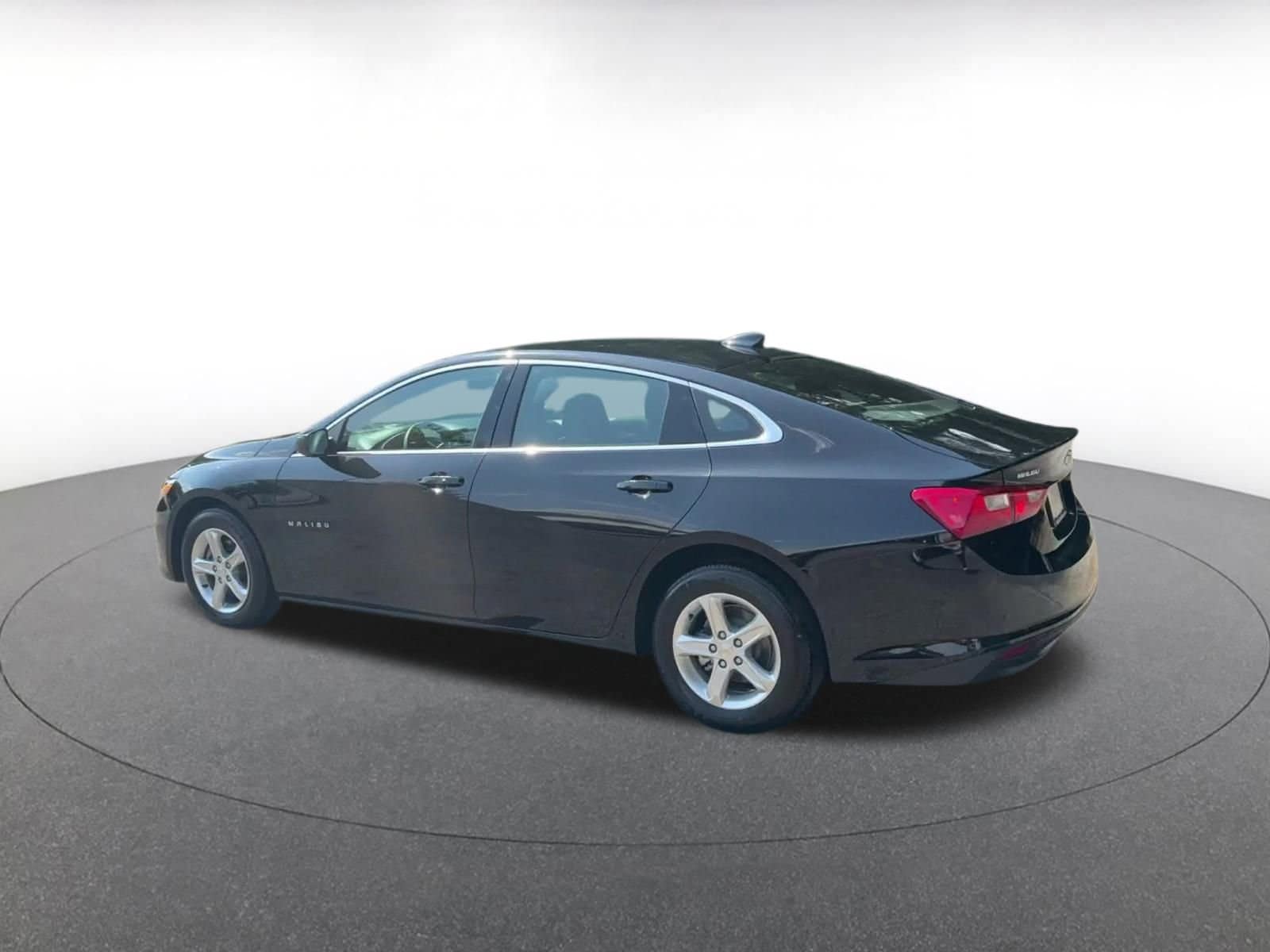 Thumbnail: 2024 Chevrolet Malibu - 10
