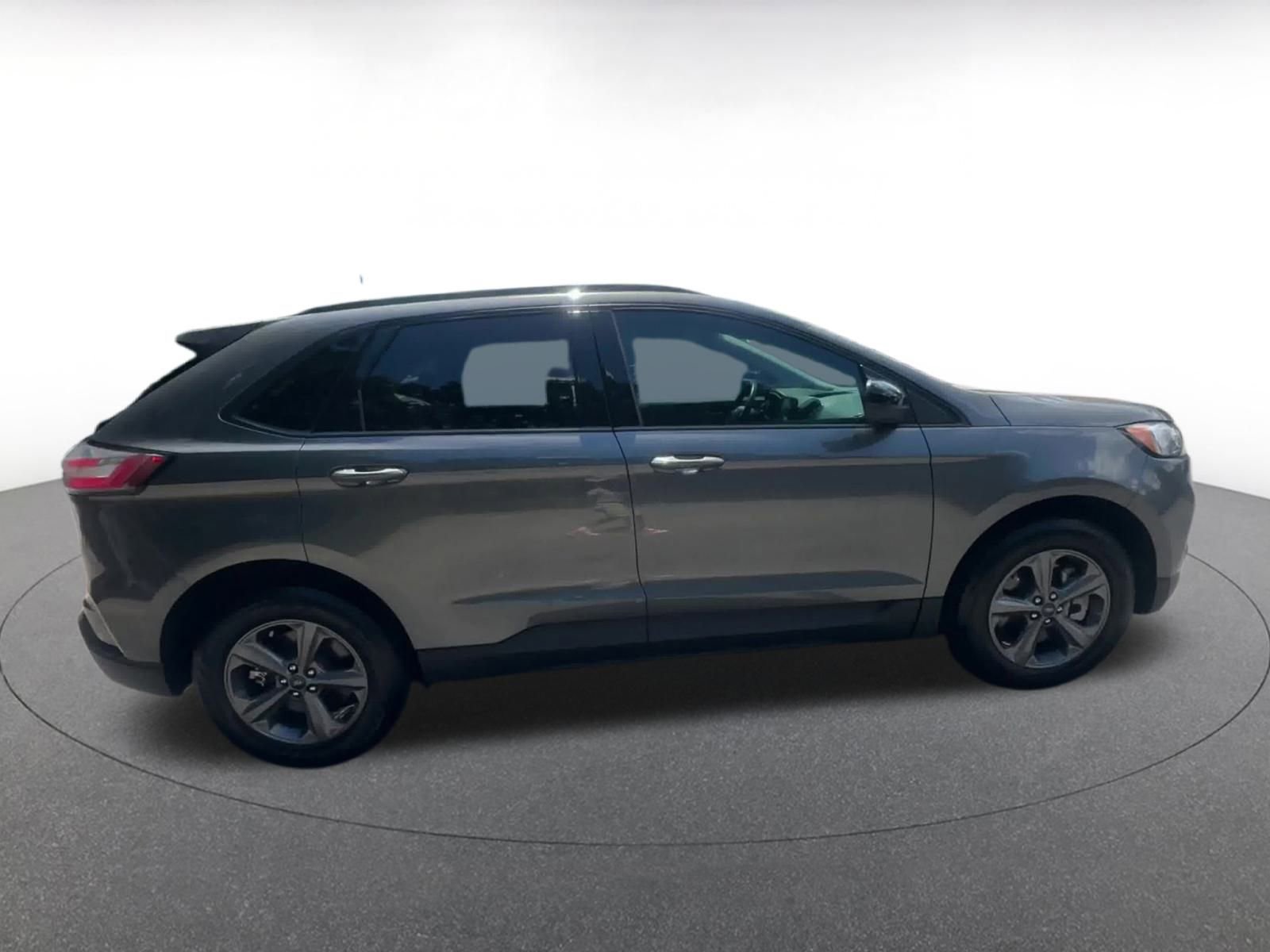 Thumbnail: 2023 Ford Edge - 16