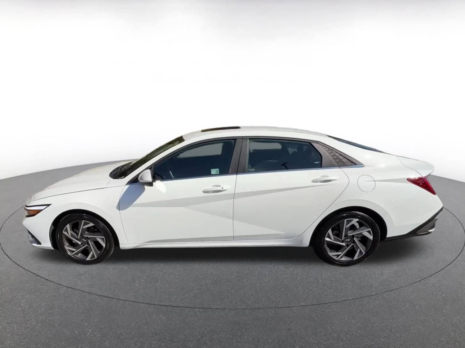 Thumbnail: 2025 Hyundai Elantra - 11