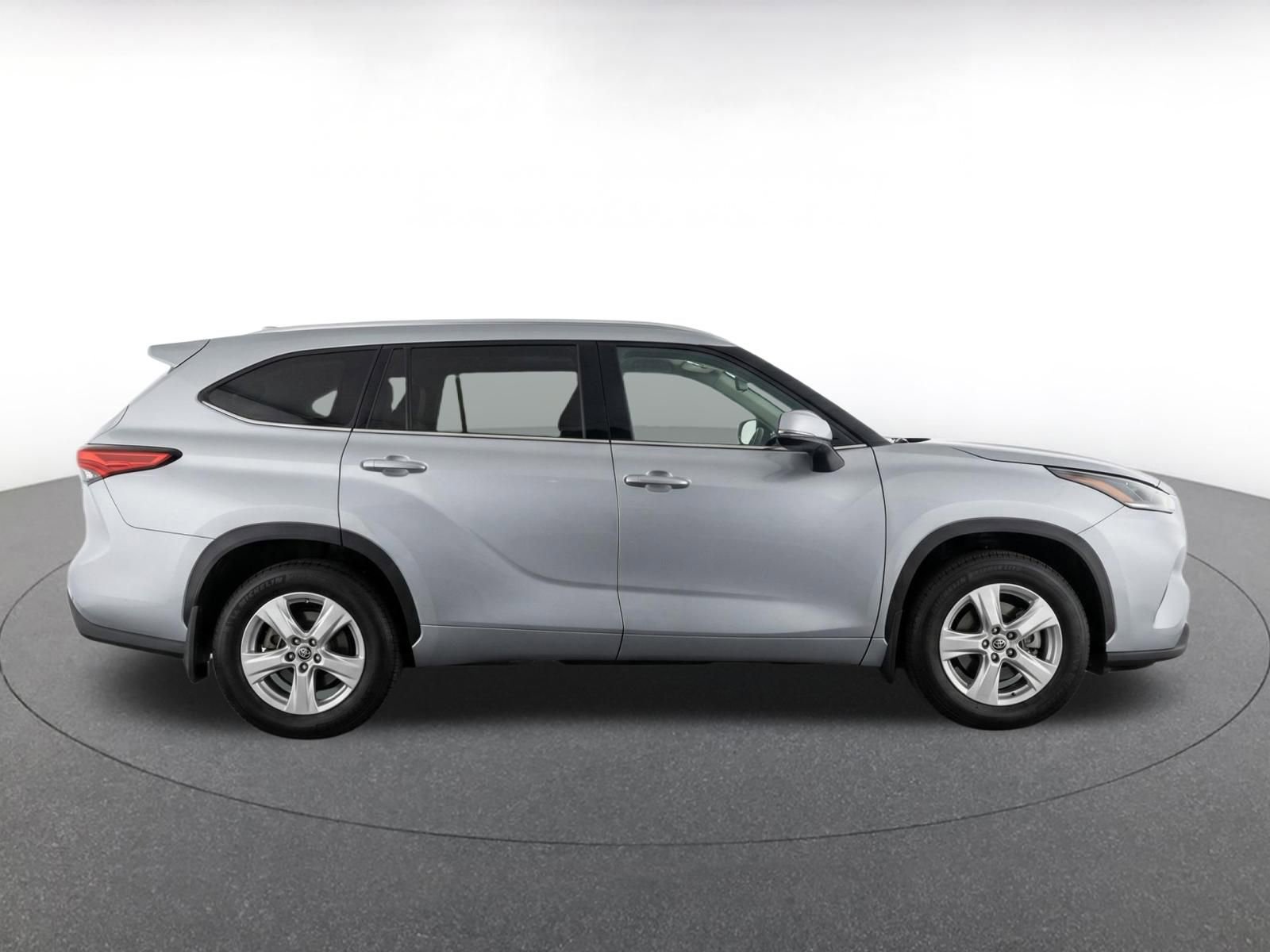 Thumbnail: 2025 Toyota Highlander - 10
