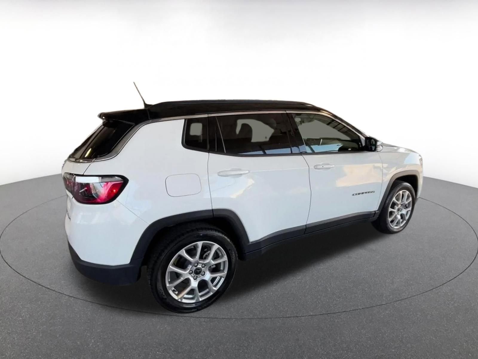 Thumbnail: 2025 Jeep Compass - 17