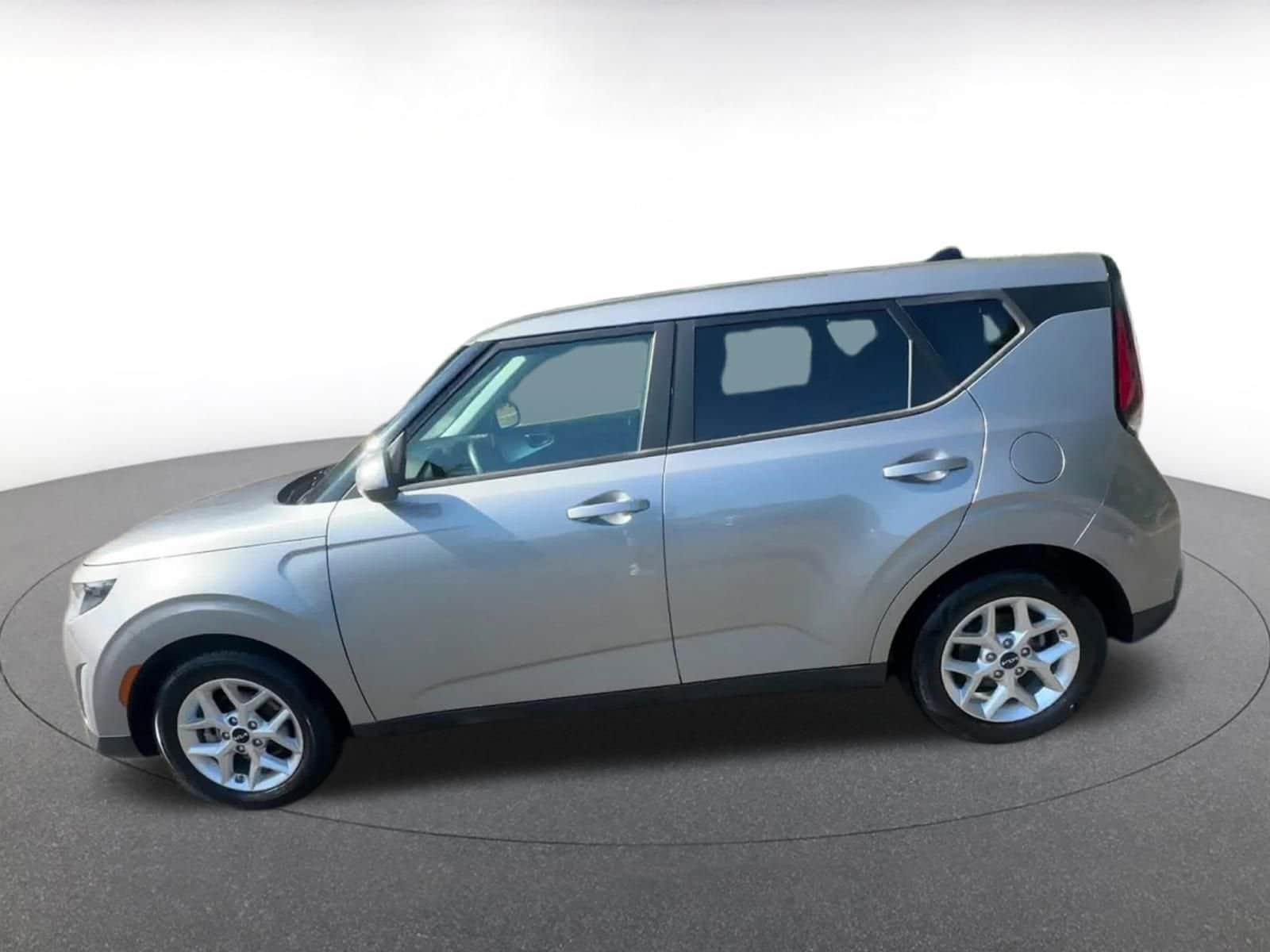Thumbnail: 2023 Kia Soul - 8