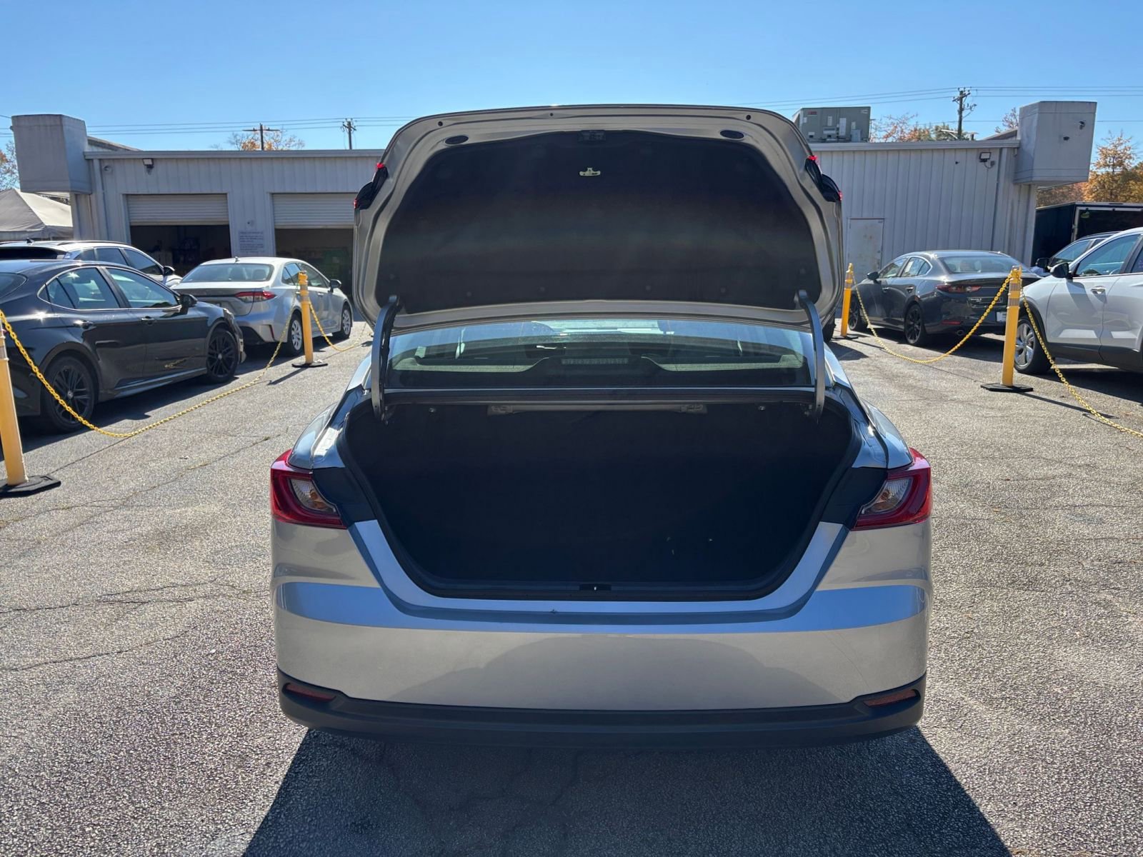 Thumbnail: 2025 Toyota Camry - 31