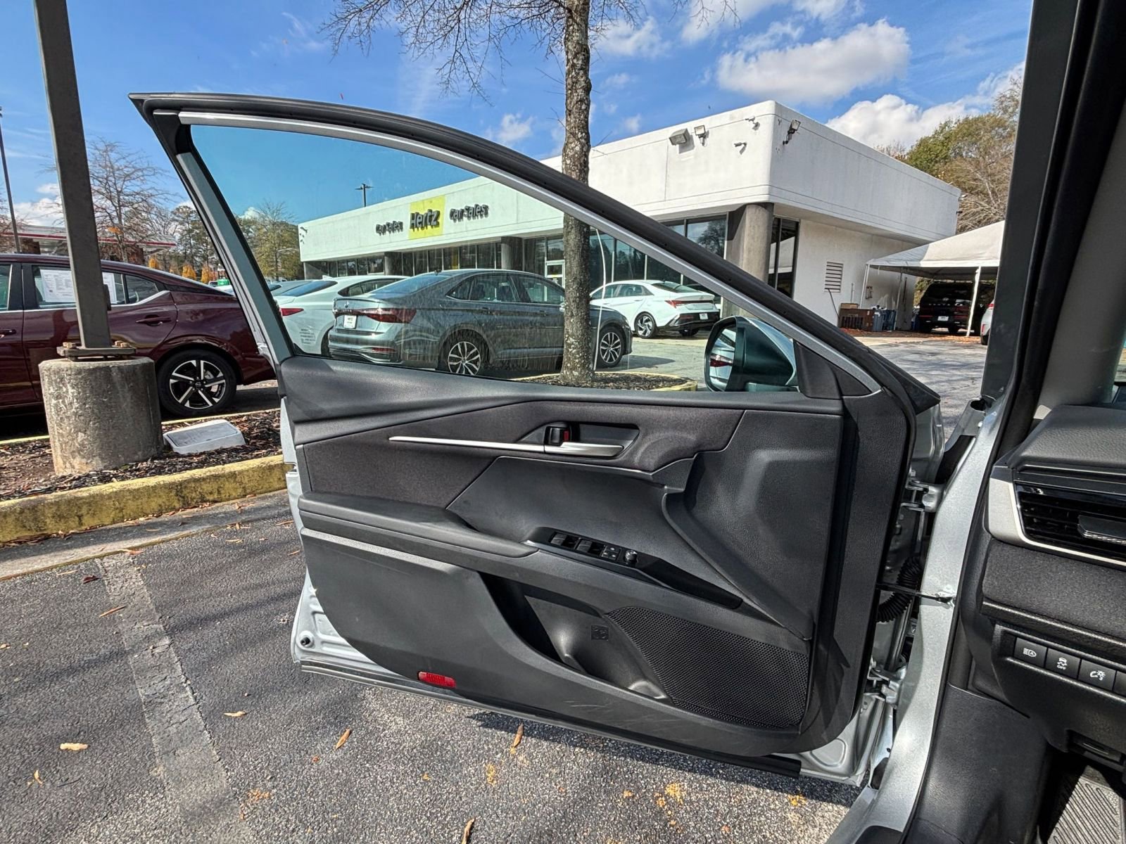 Thumbnail: 2025 Toyota Camry - 20