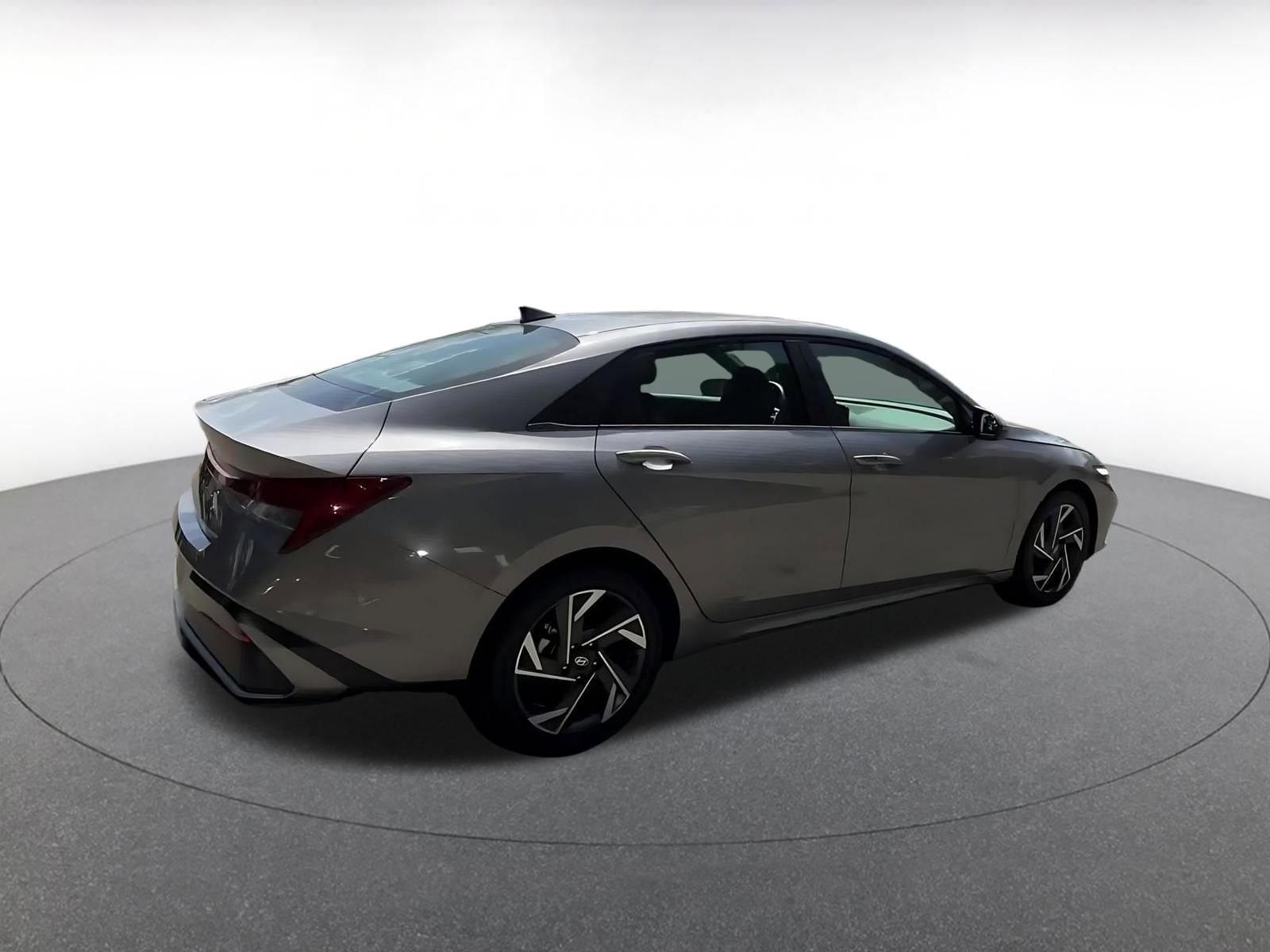 Thumbnail: 2025 Hyundai Elantra - 15